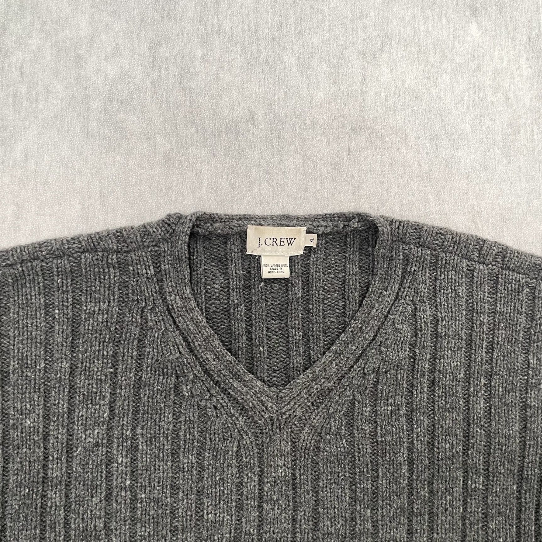J.Crew VINTAGE J.CREW Sweater Mens XL Gray 100% Lambswool Knit Pullover V-Neck Long Sleeve Classic Preppy Winter Fall Wool Shirt Size US XL / EU 56 / 4 - 3 Thumbnail