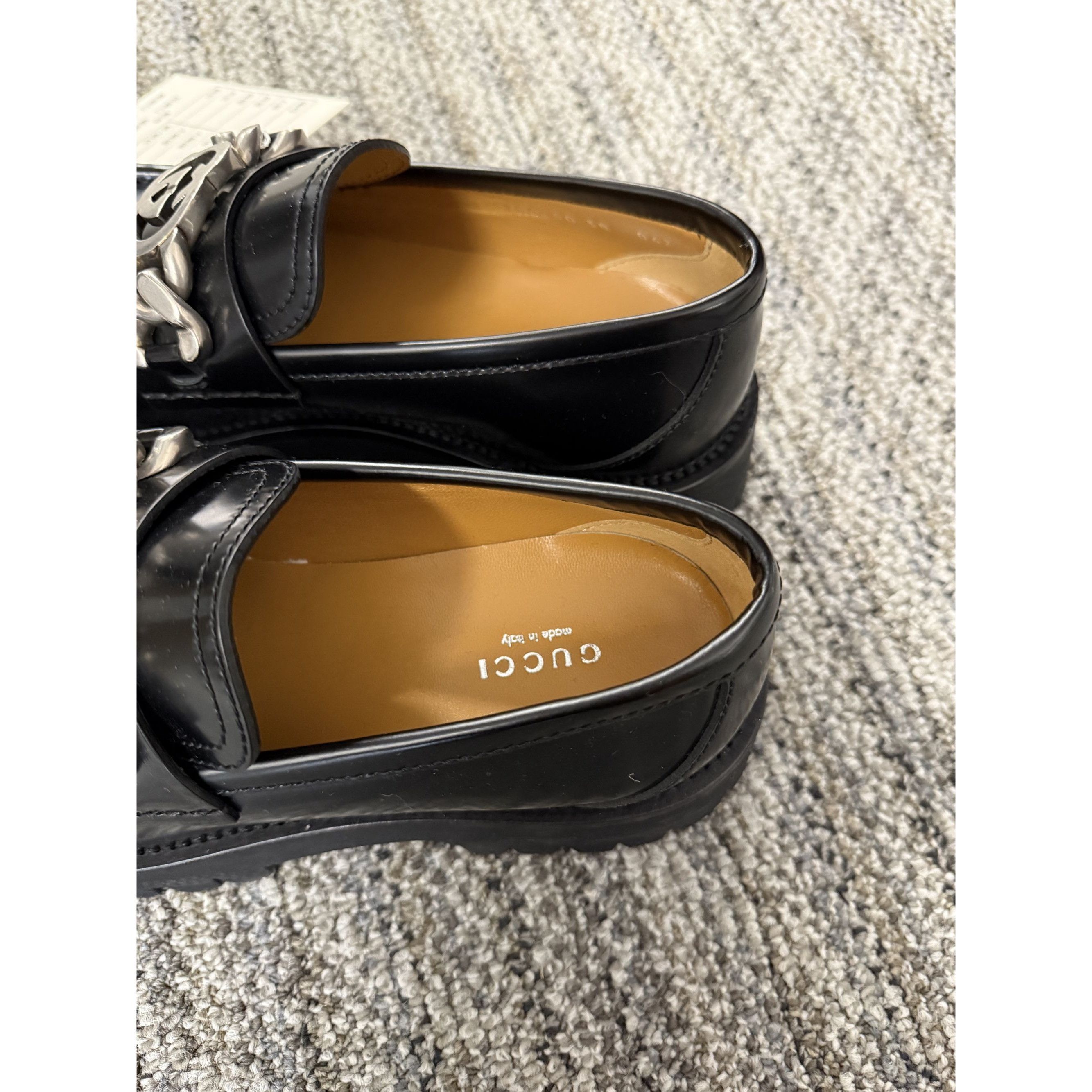 Gucci Gucci Womens Black Leather Loafers With Interlocking G Chain Size US 8 / IT 38 - 9 Thumbnail