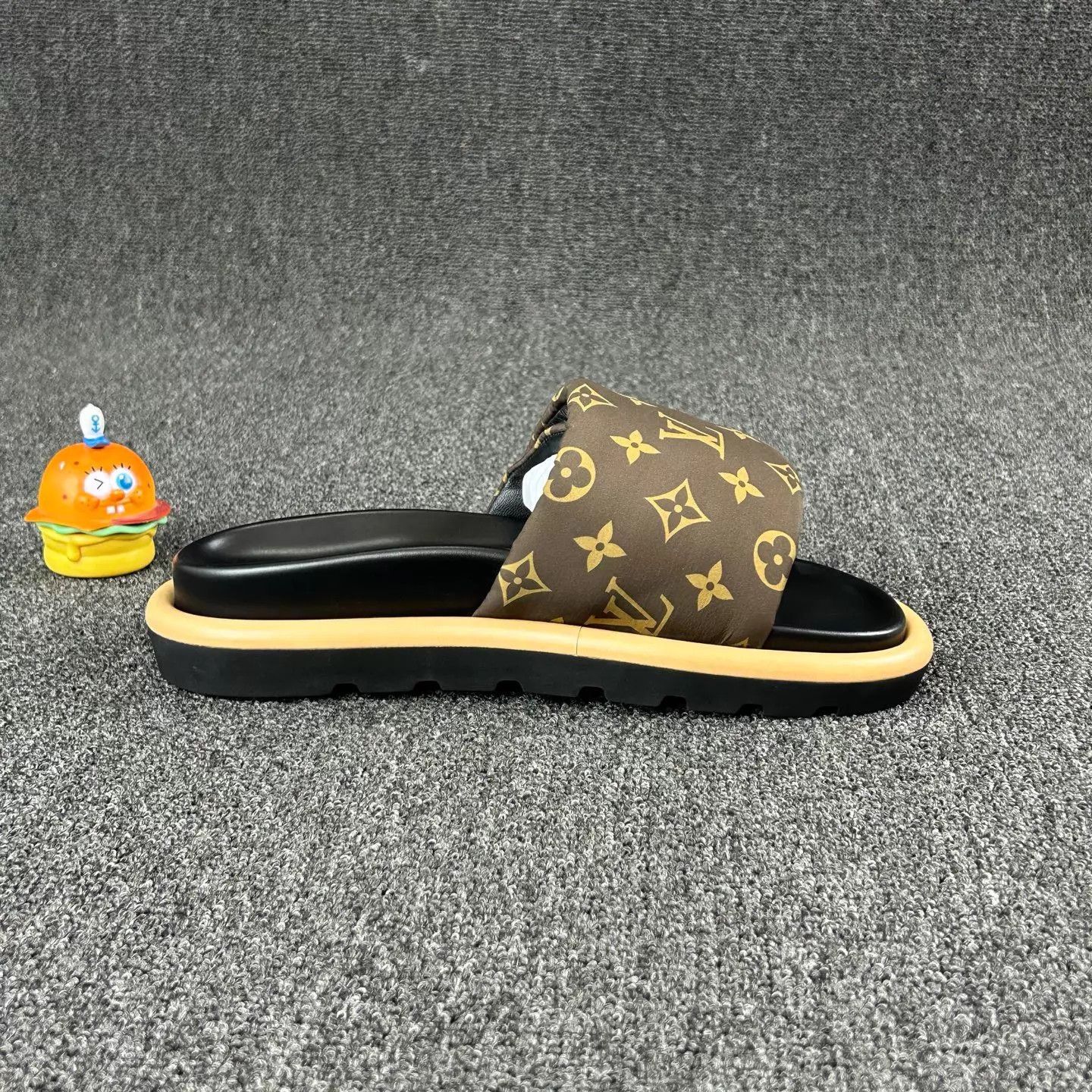 Louis Vuitton Louis Vuitton Monogram Slipper Size 38 Near New Size US 7.5 / IT 37.5 - 4 Thumbnail