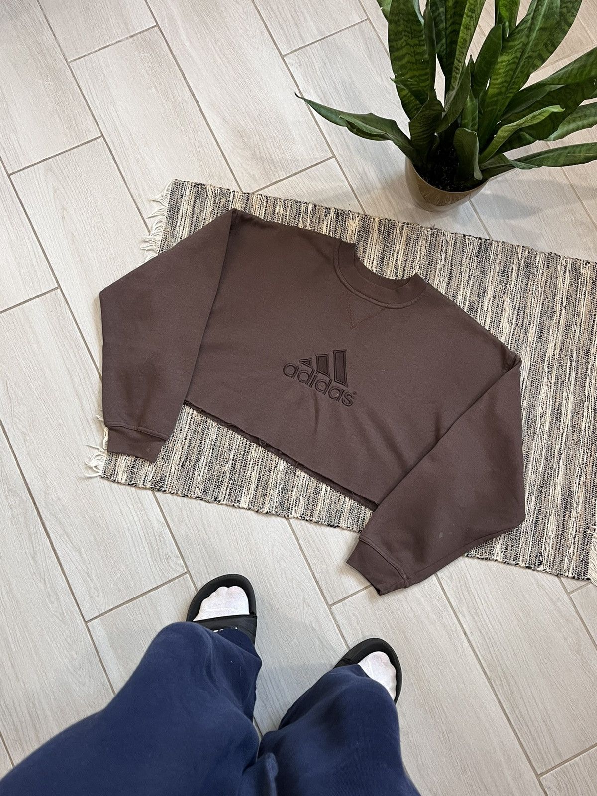 Adidas × Vintage Vintage Adidas Crop Sweatshirt Brown Fleece Logo Fiji made Size M / US 6-8 / IT 42-44 - 1 Thumbnail