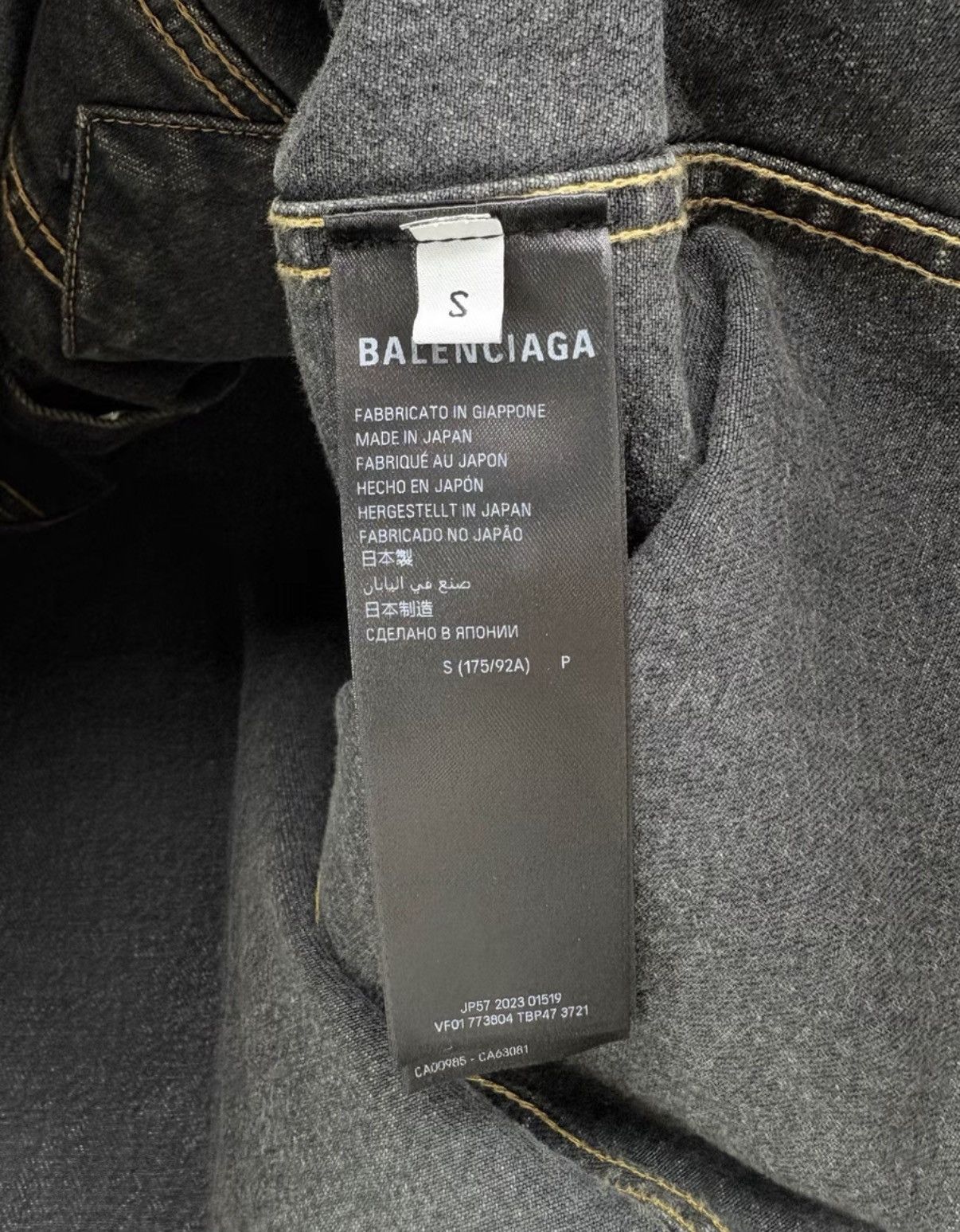 Balenciaga BALENCIAGA Sanskrit Graffiti Denim Jacket K1 Size US S / EU 44-46 / 1 - 5 Thumbnail