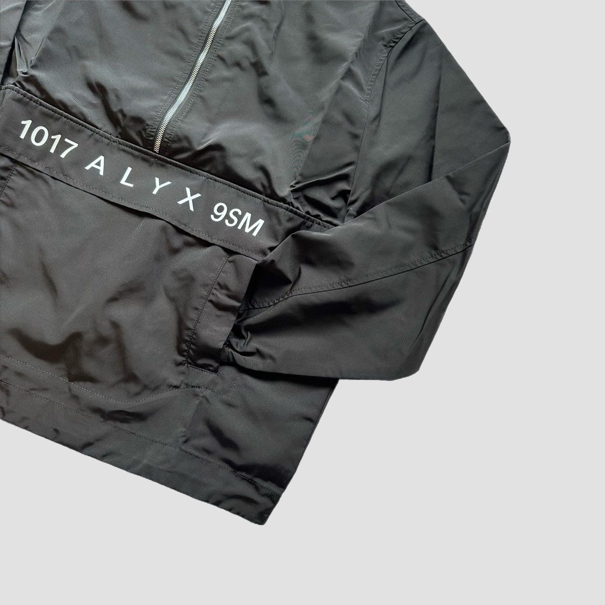 1017 ALYX 9SM 1017 ALYX 9SM Track Windbreaker Size US S / EU 44-46 / 1 - 17 Thumbnail