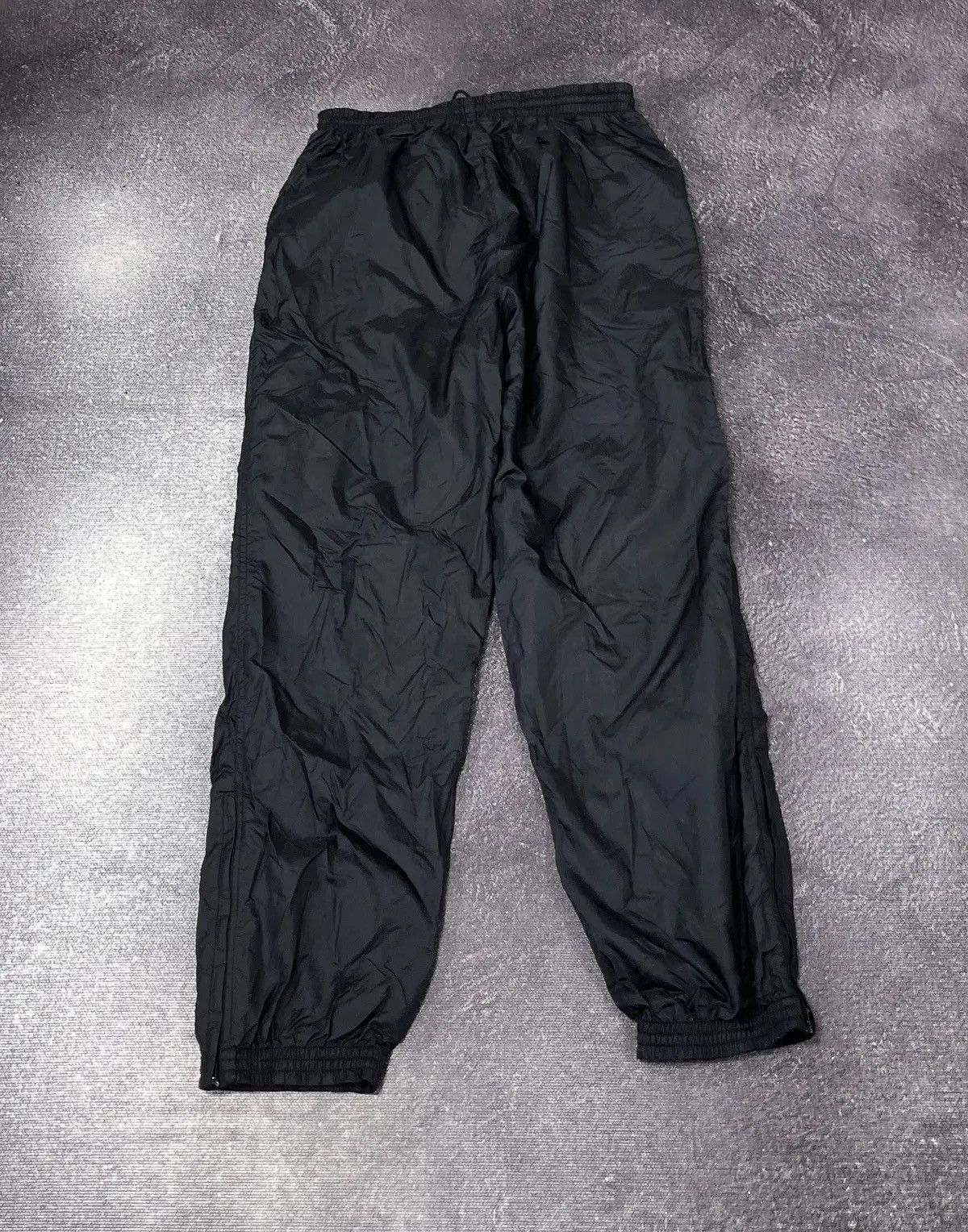 Nike × Vintage Vintage 90s Nike Swoosh Retro Hype Black Nylon Track Pants Size US 32 / EU 48 - 2 Thumbnail