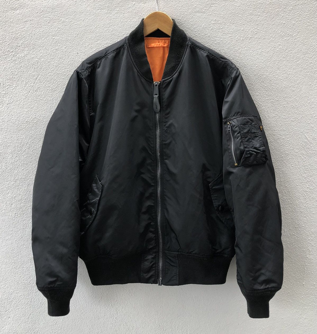 Alpha Industries Flyer's Man Intermediate Ma-1 Bomber Jacket
