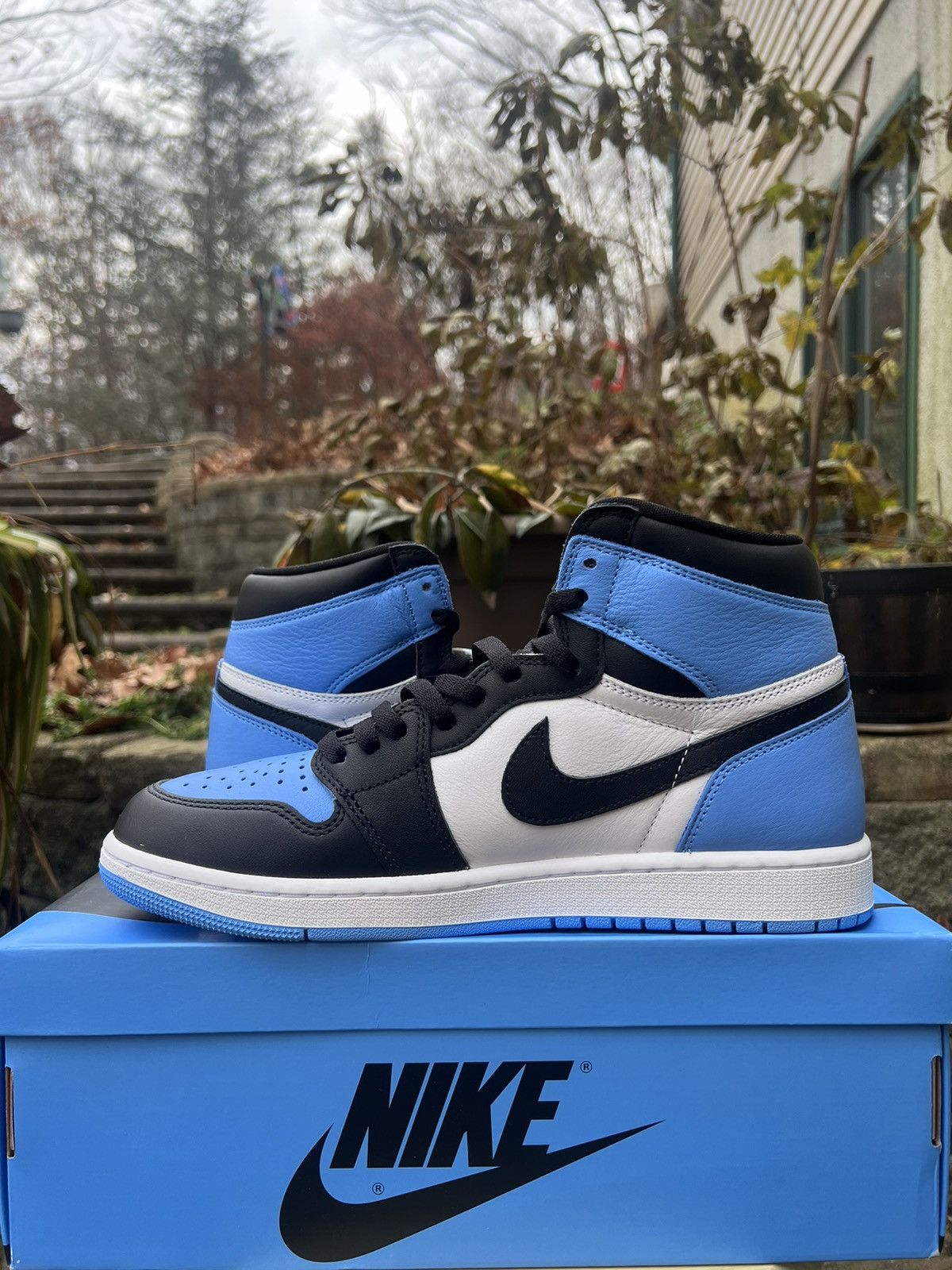 Jordan Brand × Nike Air Jordan 1 Retro UNC Toe - Sz. 10.5 - DS Size US 10.5 / EU 43-44 - 4 Thumbnail