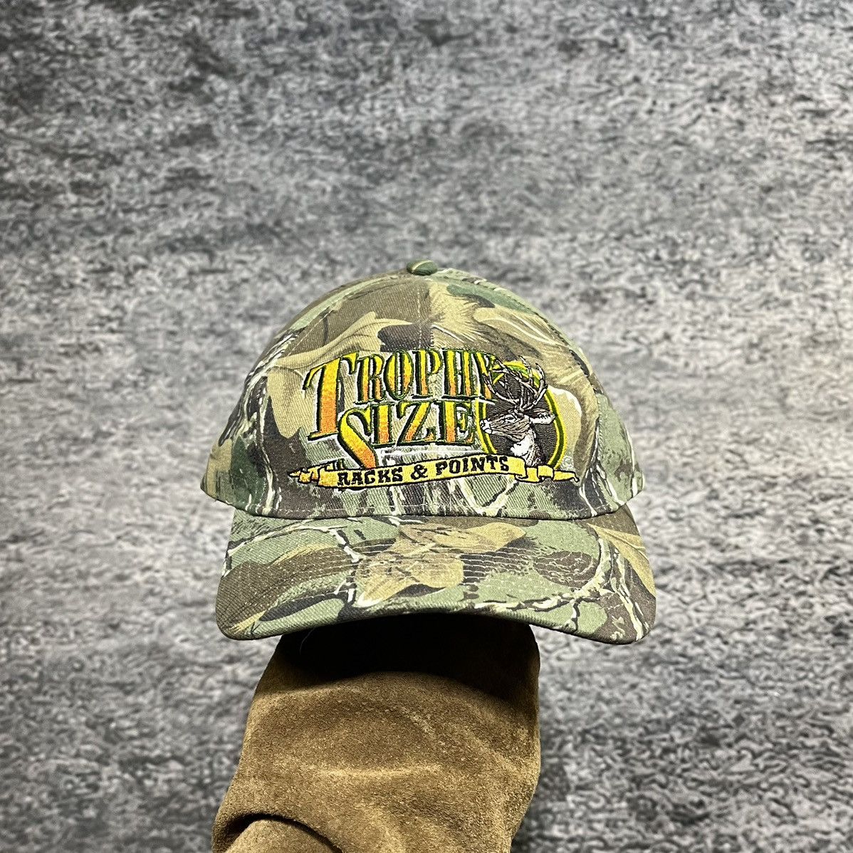 Vintage VINTAGE 90s CAMO 'TROPHY SIZE' OUTDOOR GRUNGE SKATER HAT NEW Size ONE SIZE - 1 Thumbnail