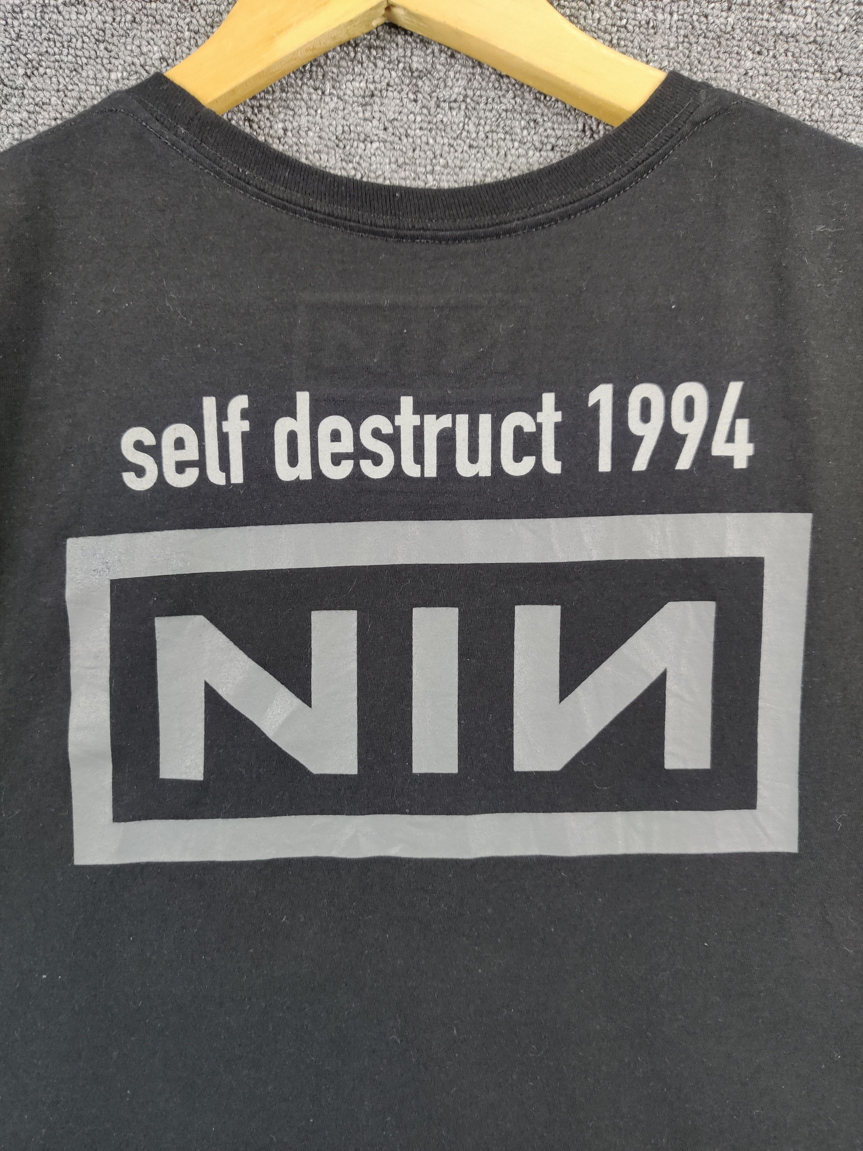 Band Tees Vintage Nin Inch Nails Rock Band Tee Tshirt Size US M / EU 48-50 / 2 - 7 Thumbnail