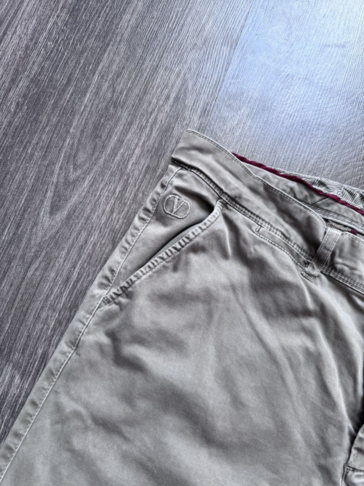 Valentino × Vintage Vintage Valentino Gray Avantgarde Shorts Size US 34 / EU 50 - 3 Thumbnail