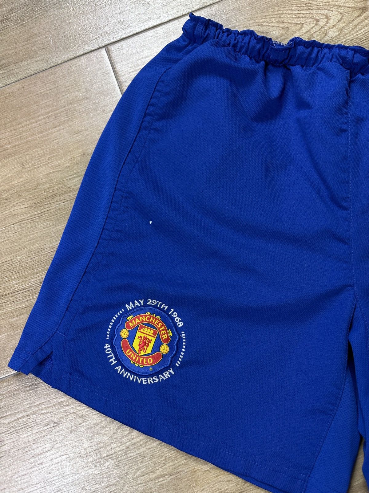 Nike × Vintage Vintage Y2K Nike Manchester United Soccer Shorts Size US 32 / EU 48 - 2 Thumbnail