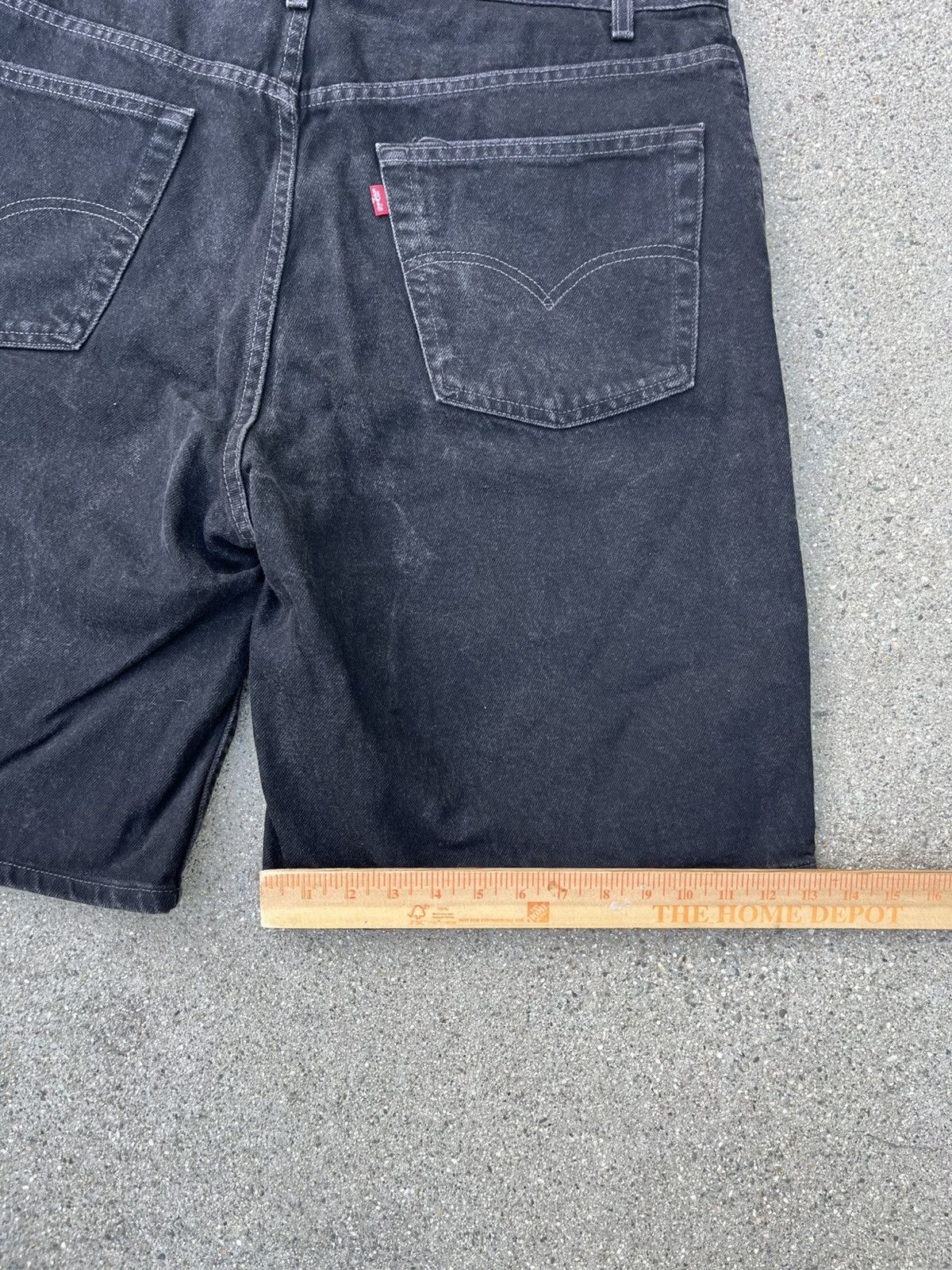 Levi's × Vintage Vintage Levi’s 550 Relaxed Fit Black Jean Shorts Denim Jorts Size US 38 / EU 54 - 6 Thumbnail