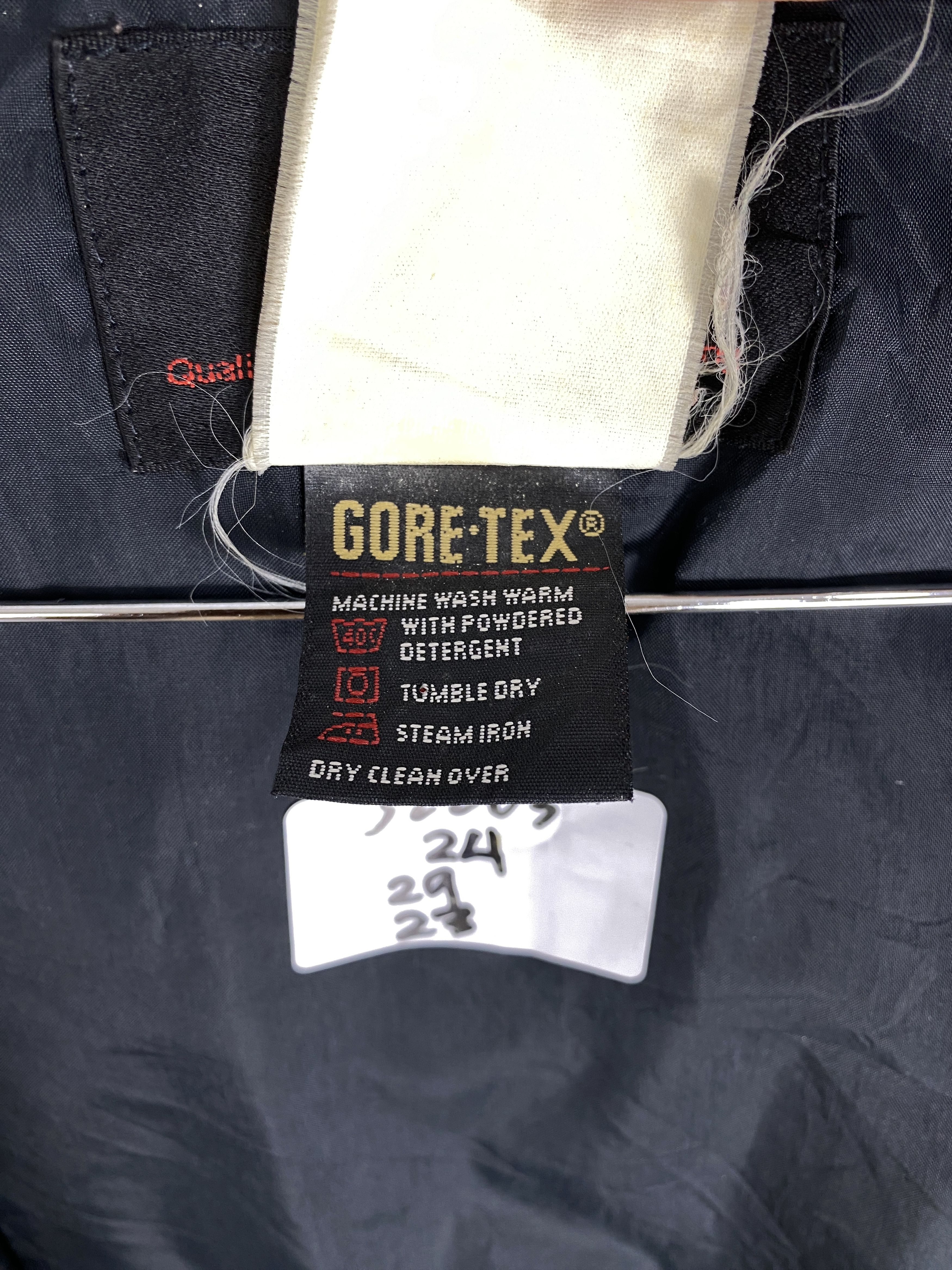 Goretex Vintage Gore-Tex Hoodie Jacket J2263 Size US M / EU 48-50 / 2 - 10 Thumbnail
