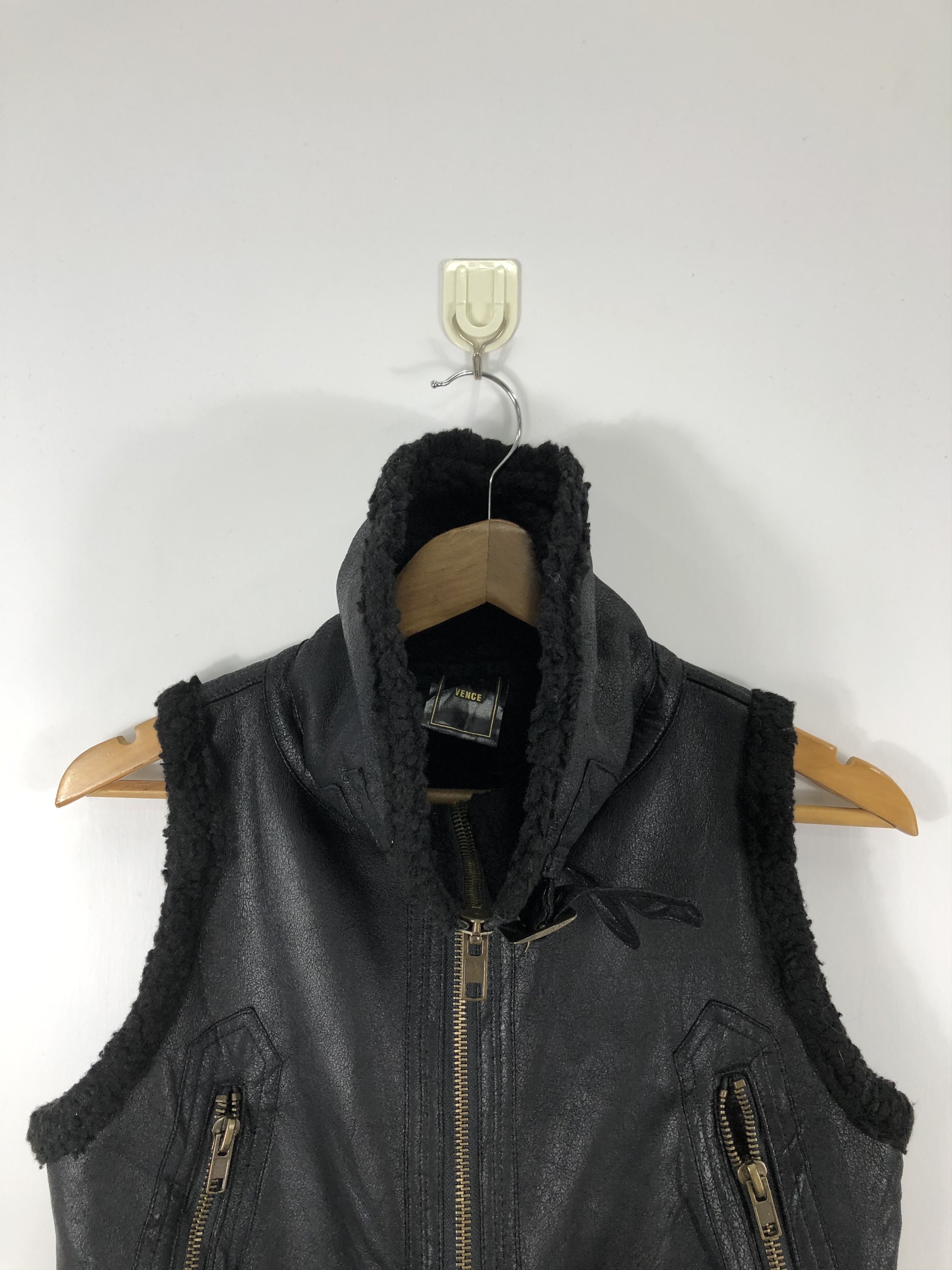 Japanese Brand Vintage Japanese Brand Sherpa Leather Motorcycle Vest J0601 Size US S / EU 44-46 / 1 - 2 Thumbnail
