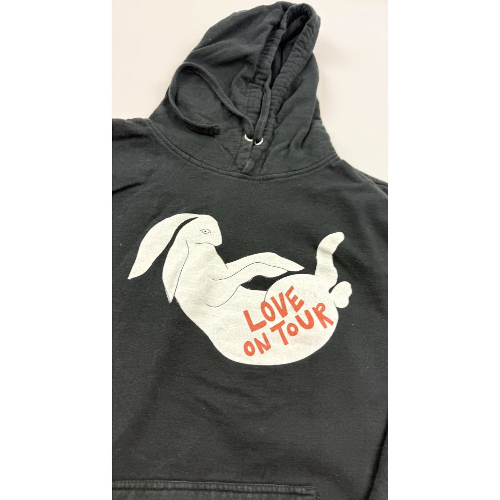 Vintage Love On Tour Hoodie Mens Extra Large Black Bunny Graphic Pullover Independent Size US M / EU 48-50 / 2 - 4 Thumbnail