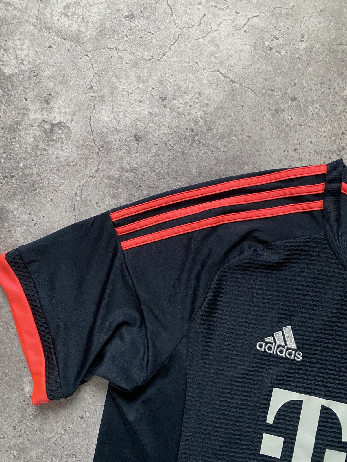 Adidas Adidas FC Bayern Munich Football Soccer Jersey Munchen Size US L / EU 52-54 / 3 - 5 Thumbnail