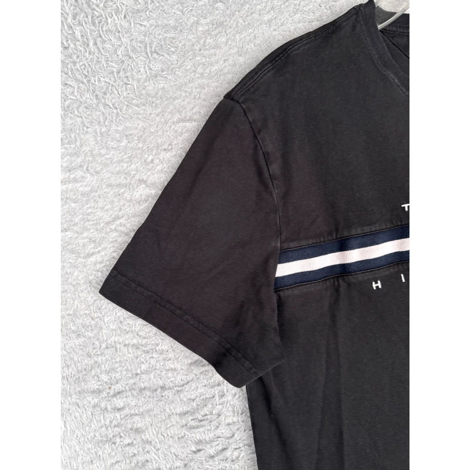 Tommy Hilfiger Tommy Hilfiger Shirt Medium Black Crew Neck Short Sleeve 100% Cotton Logo Embroidered Mens Size US M / EU 48-50 / 2 - 3 Thumbnail