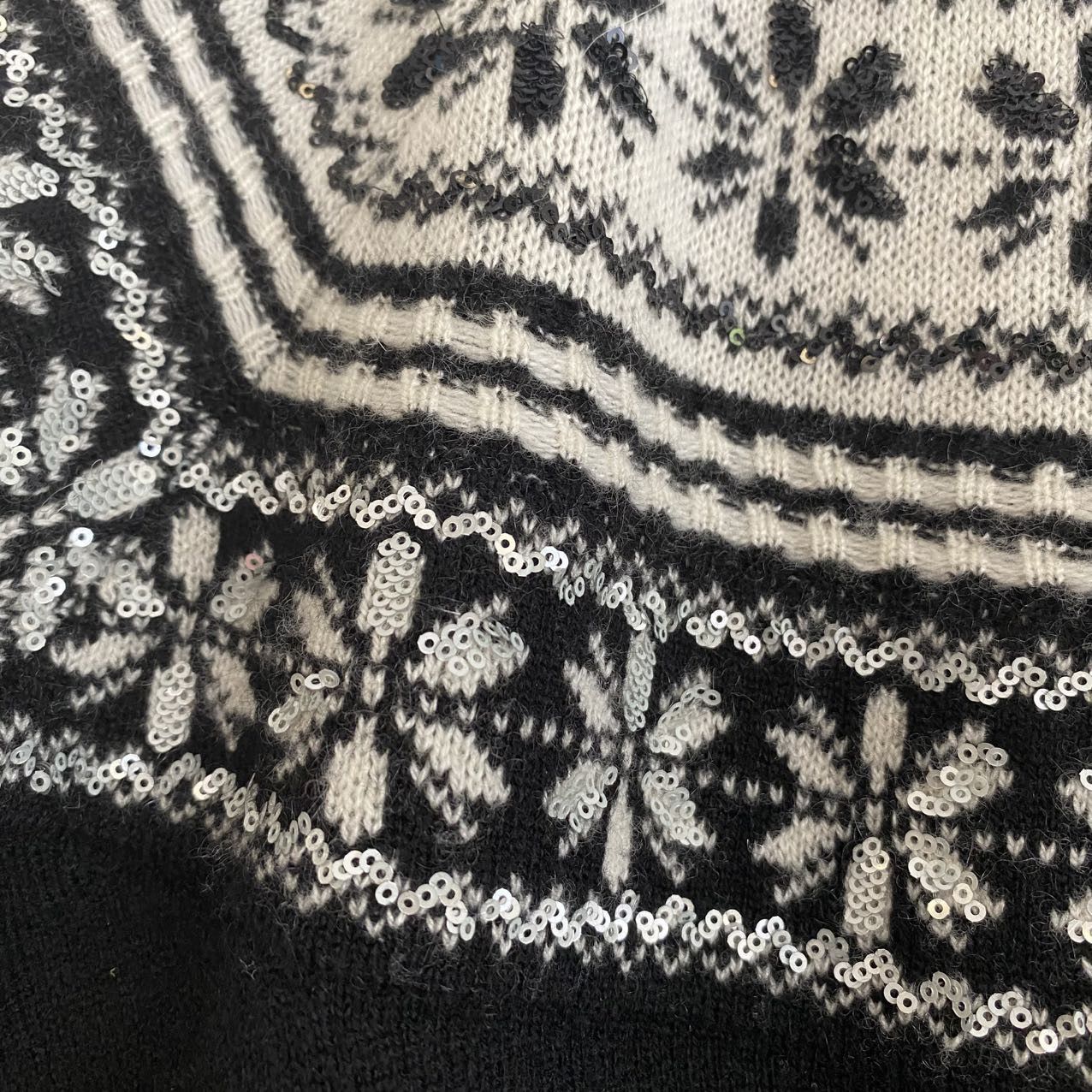 Chanel Chanel Black Sequin Heavy Cashmere Knit Sweater K26WX Size XXS / US 00 / IT 34 - 6 Thumbnail