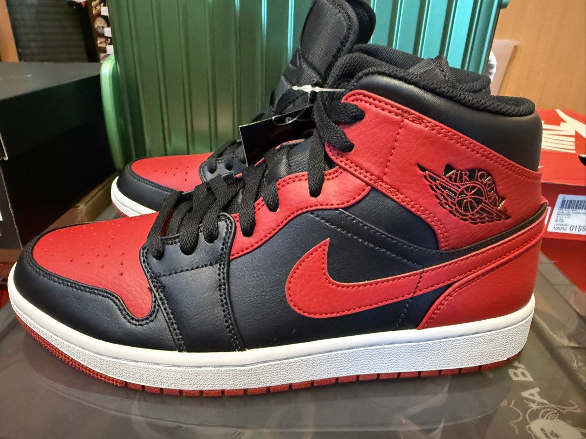 Jordan Brand × Nike Air Jordan 1 Mid sneaker Size 9 Size US 9 / EU 42 - 8 Thumbnail