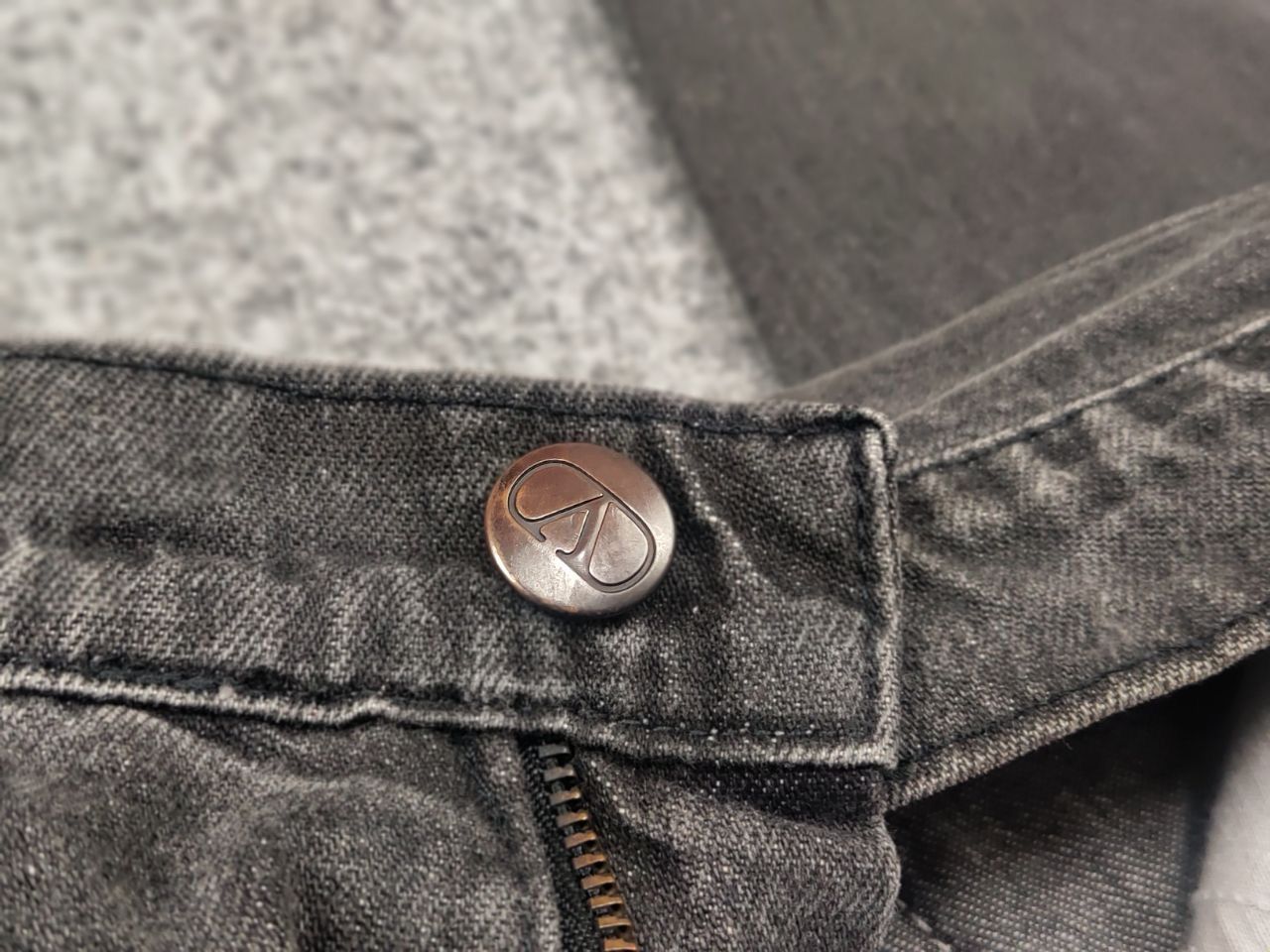 Valentino Vintage 80's Valentino Authentic Mom Dark Gray denim Jeans Size 29" - 13 Thumbnail