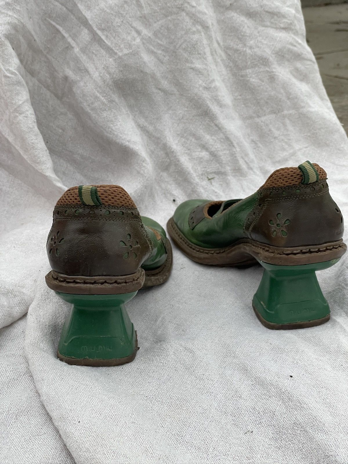 Miu Miu Miu miu fw1999 green and brown kitten heels Size US 9 / IT 39 - 2 Thumbnail