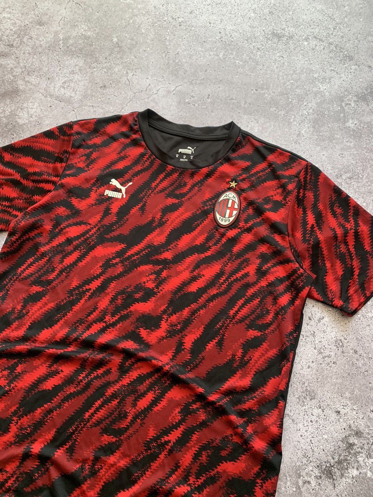 Puma × Vintage 🔥PUMA AC MILAN VINTAGE TRAINING JERSEY Size US M / EU 48-50 / 2 - 4 Thumbnail
