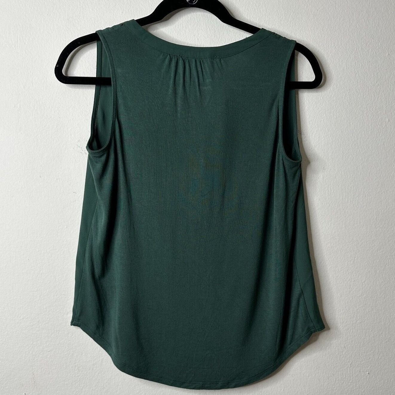 Loft Loft Sage Green Split V-Neck Sleeveless Tank Blouse XS Size XS / US 0-2 / IT 36-38 - 2 Thumbnail