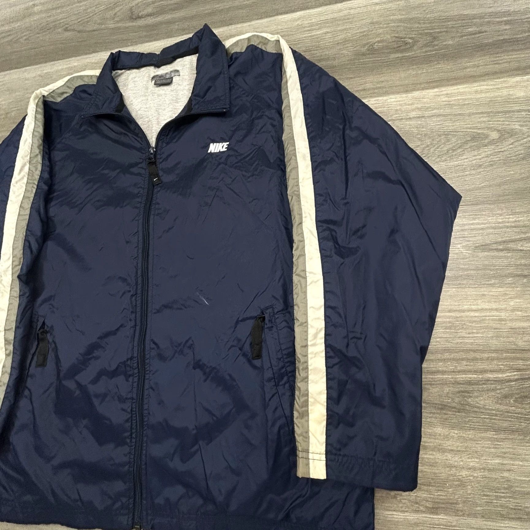 Nike VINTAGE Nike Jacket Mens L Navy Full Zip Lined Windbreaker Running Athletic Size US L / EU 52-54 / 3 - 4 Thumbnail