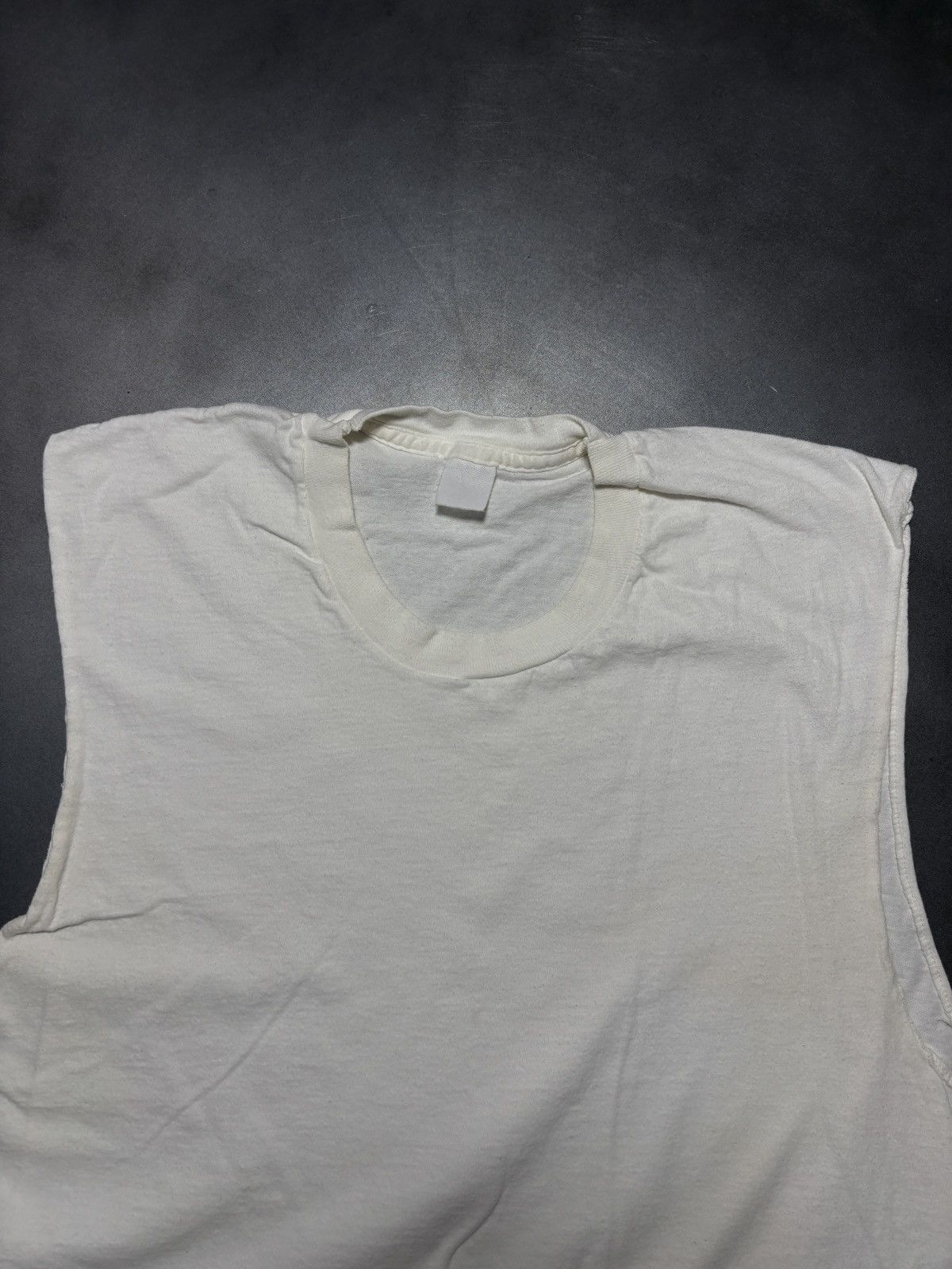 Vintage Vintage Sleeveless Tee Blank Tank Top Thrashed 90s 80s Work Size US M / EU 48-50 / 2 - 3 Thumbnail