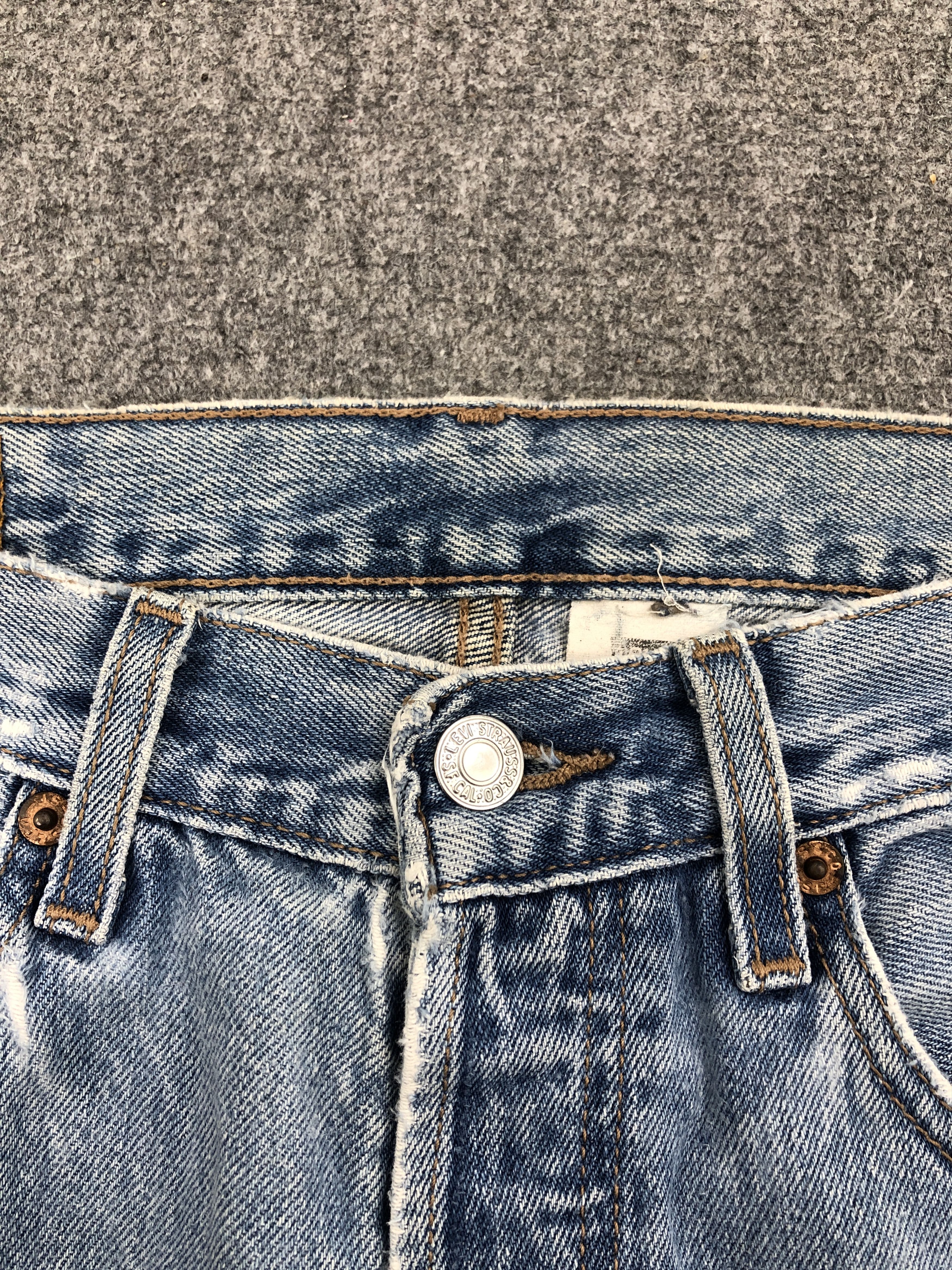 Levi's × Vintage Vintage 90s Levis 501 Light Blue Washed Jeans Size US 28 / EU 44 - 5 Thumbnail