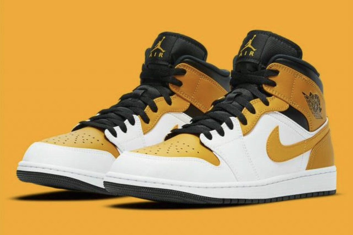 Jordan Brand Nike Air Jordan 1 Mid University Gold 554724-170 Size 10 Size US 10 / EU 43 - 14 Thumbnail