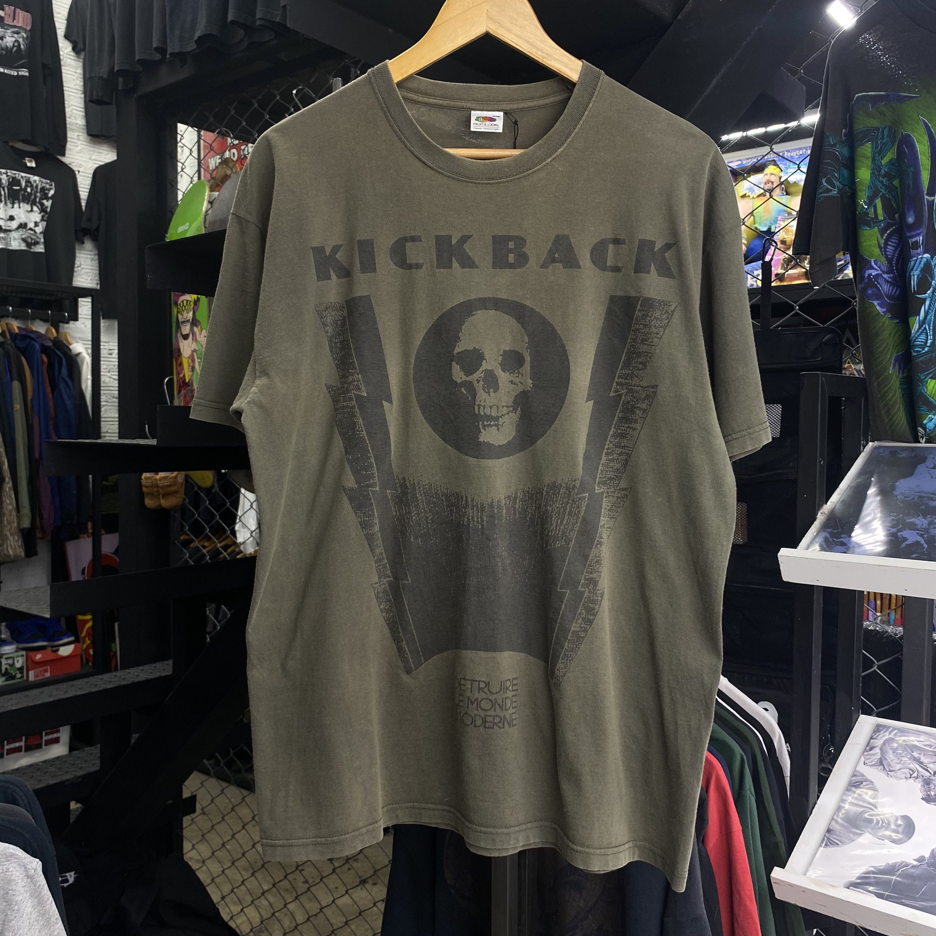 Band Tees KICKBACK Detruire Le monde Moderne Vintage 2000s Size US L / EU 52-54 / 3 - 1 Thumbnail