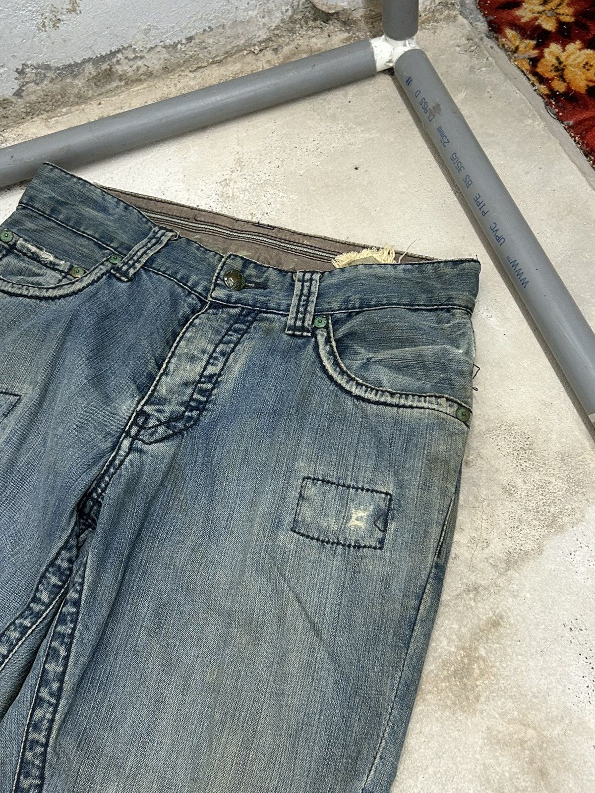 Le Grande Bleu (L.G.B.) Vintage Flare Stitch’s Tailored Denim Japan Uroboro Dirty Size US 32 / EU 48 - 9 Thumbnail