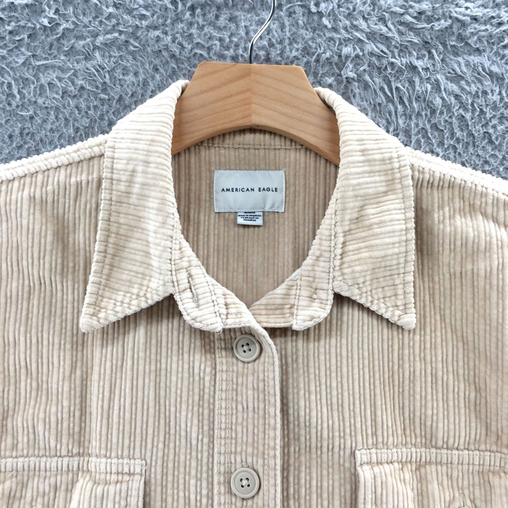 American Eagle Outfitters American Eagle Outfitters Cropped Corduroy Jacket Womens M Beige Collared Button Front Size M / US 6-8 / IT 42-44 - 4 Thumbnail