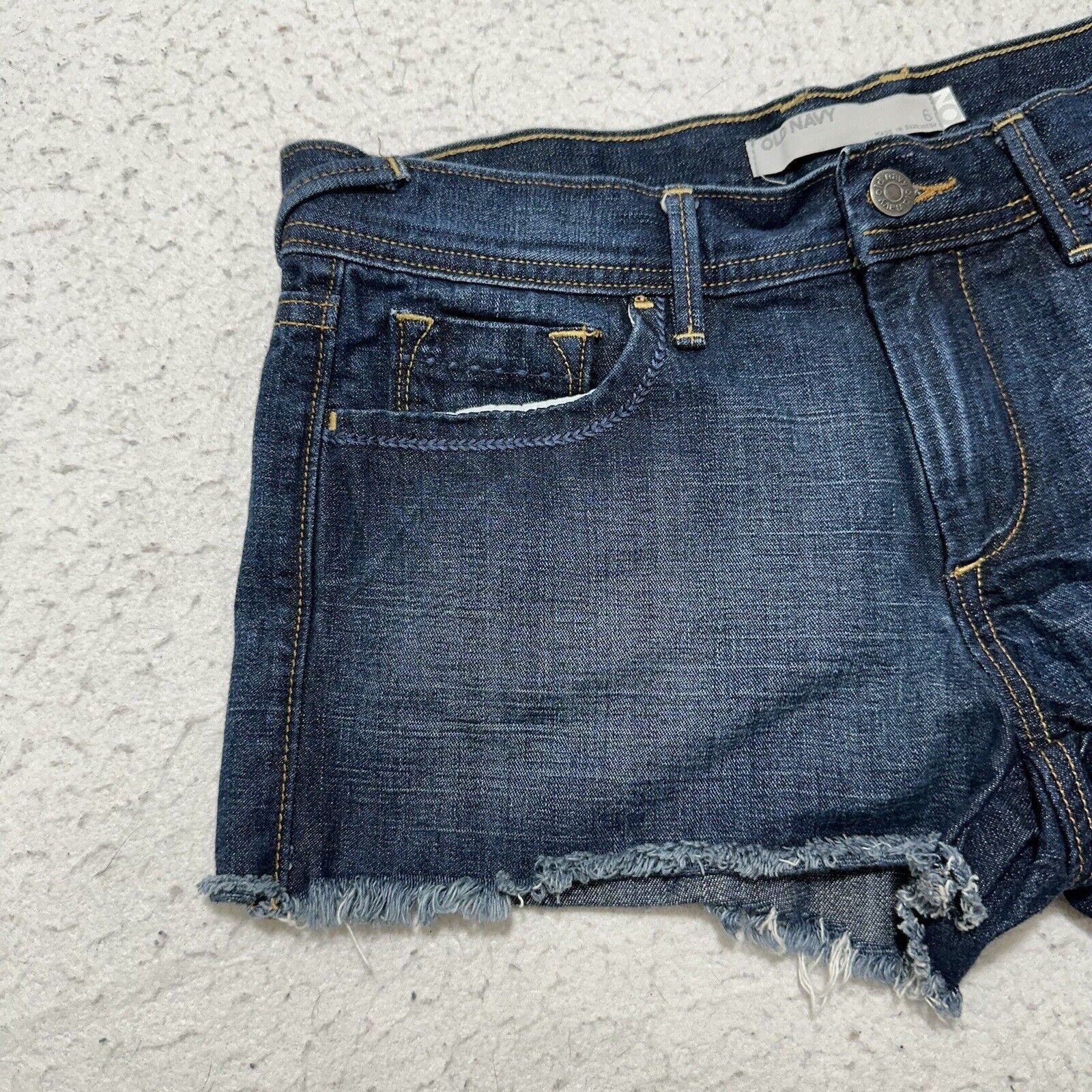 Old Navy Old Navy 6 Mid Rise Jean Denim Shorts Navy Blue 2" Inseam Size 28" / US 6 / IT 42 - 2 Thumbnail
