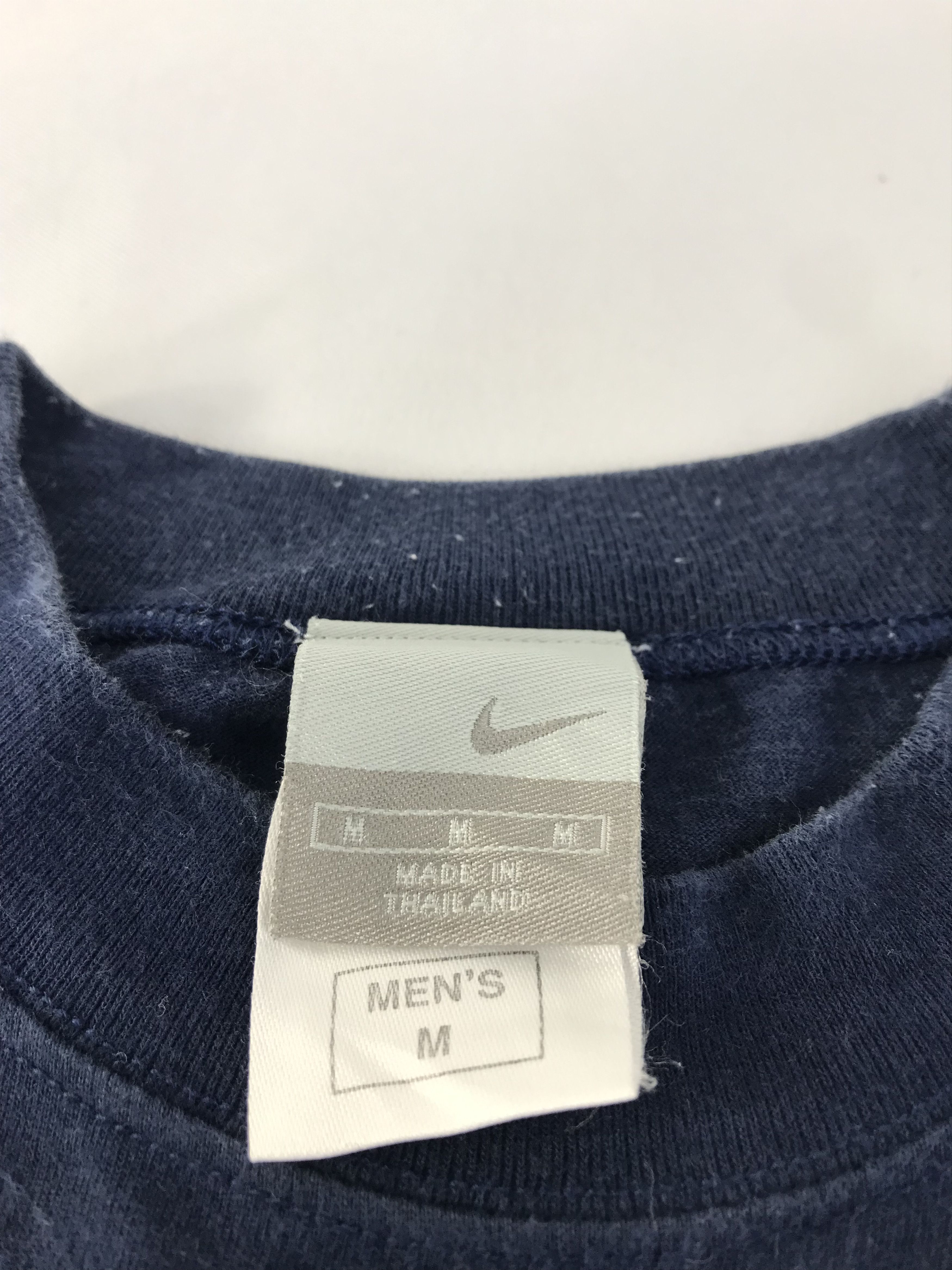 Nike Vintage Nike Minimalist Swoosh Logo Tee Size US M / EU 48-50 / 2 - 5 Thumbnail