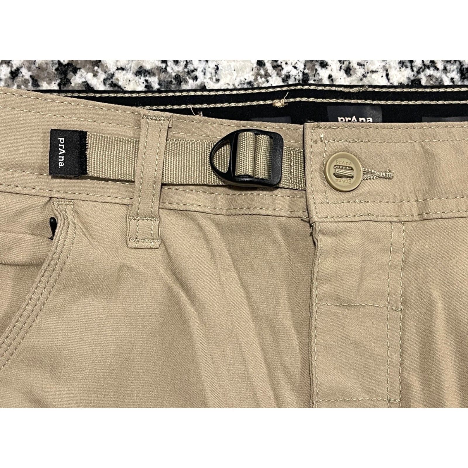 Prana PrAna Roll Up Hiking Cargo Pants Men's L Beige 29x29 Cargo Hiking Men Roll Up Belted Flat Front Straight Inseam 29 Size US 29 - 4 Thumbnail
