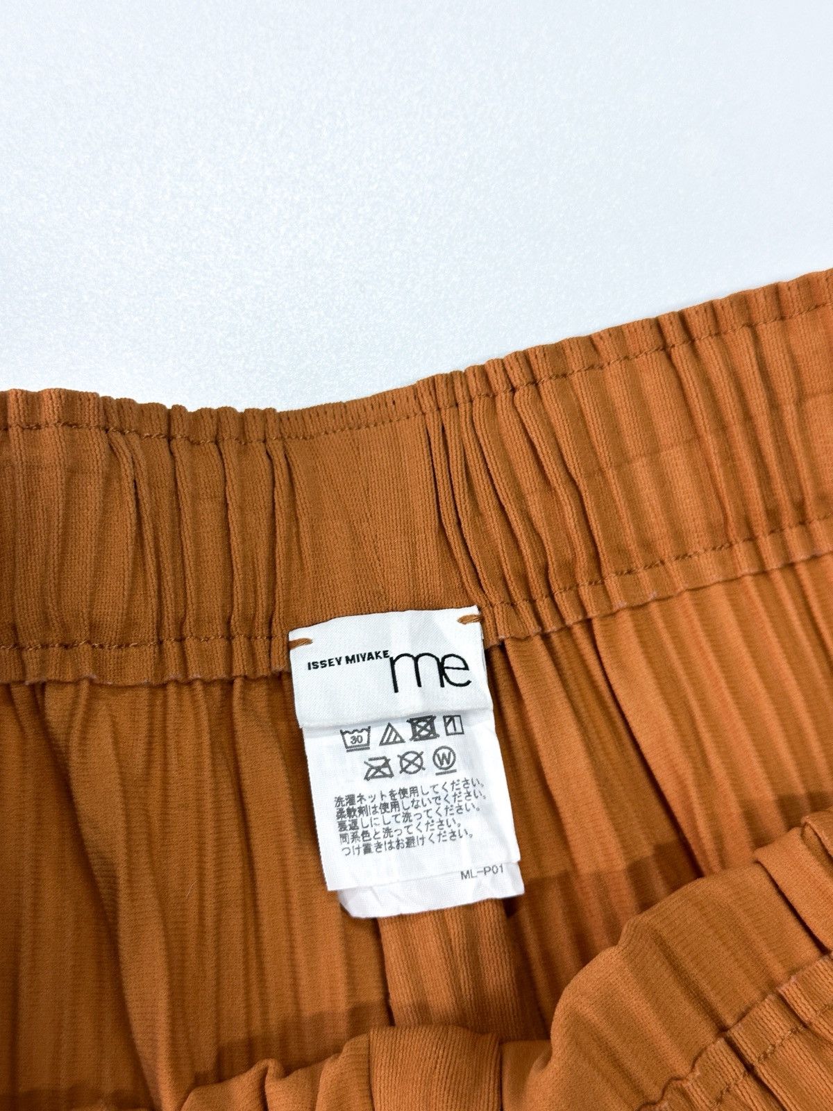 Issey Miyake 2025 ISSEY MIYAKE ME PLEATED PANTS Size 29" - 5 Thumbnail