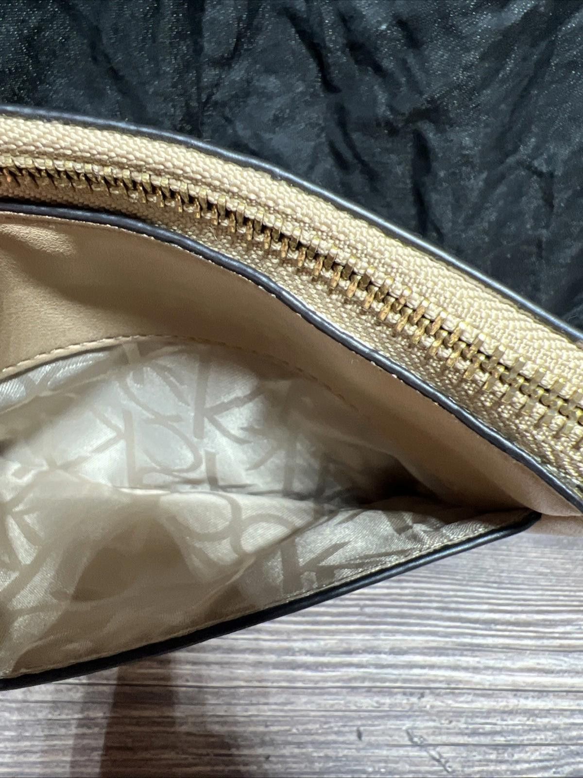 Calvin Klein Calvin Klein Wristlet Tan Gold Zip Closure Front Pocket Size ONE SIZE - 4 Thumbnail