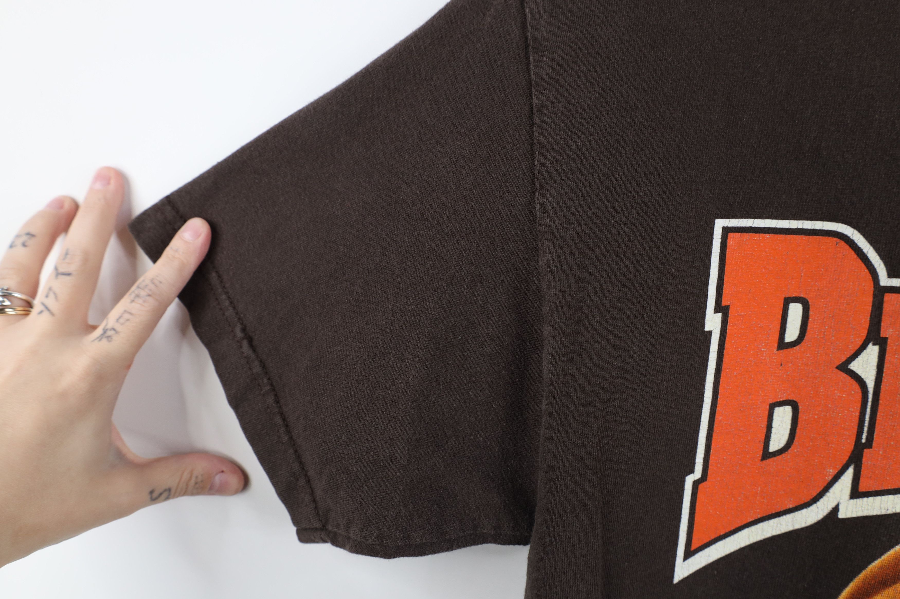 Vintage Vintage NFL Cleveland Browns Football Helmet T-Shirt Brown Size US M / EU 48-50 / 2 - 7 Thumbnail