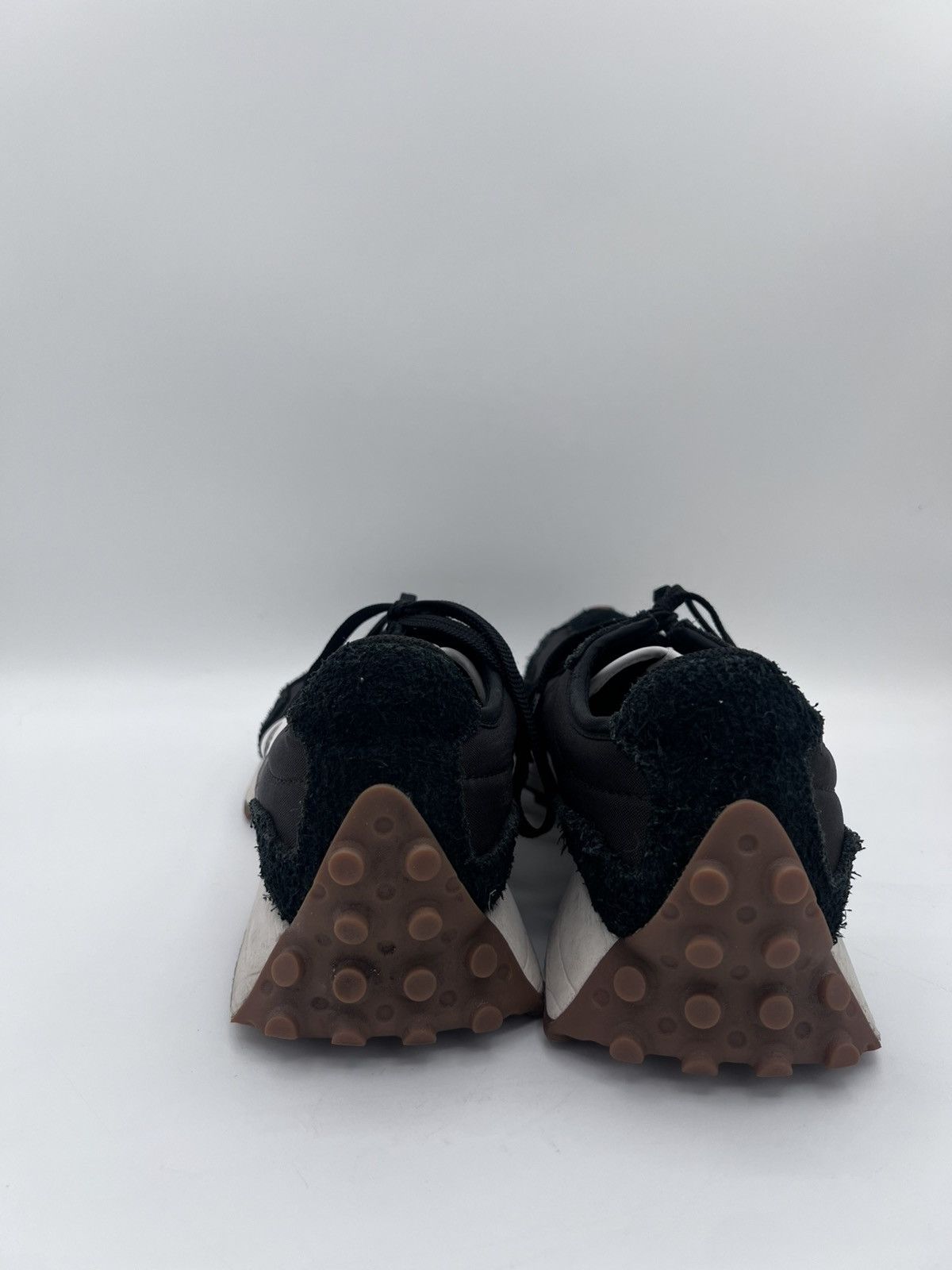 New Balance New Balance 327 mens 7.5 Black White Gum Size US 7.5 / EU 40-41 - 4 Thumbnail