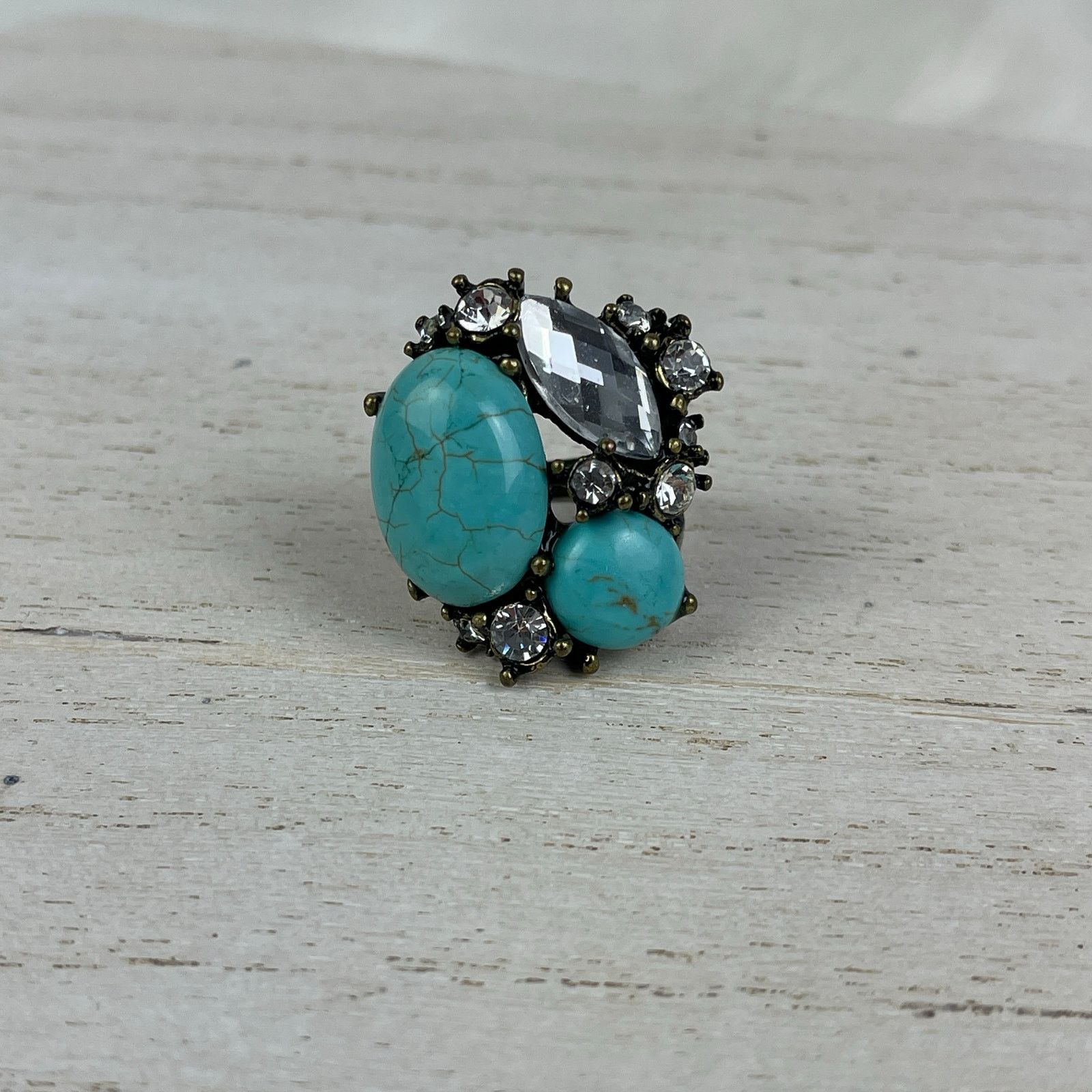 Urban Outfitters VTG Y2K Urban Outfitters Turquoise Howlite Ring Gold 6-6.5 Size ONE SIZE - 5 Thumbnail