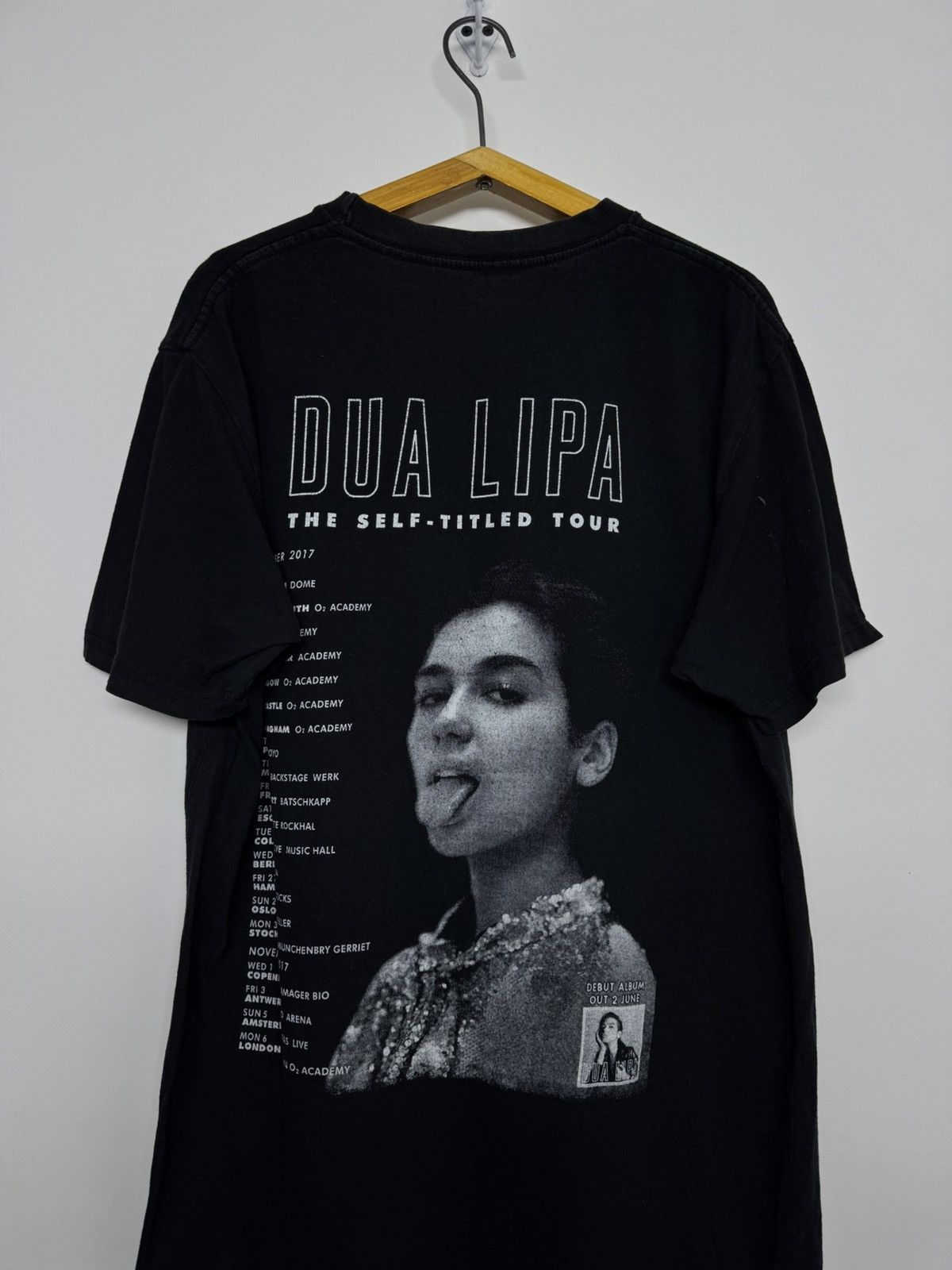 Vintage Dua Lipa Black T Shirt Ladies Size US XL / EU 56 / 4 - 1 Thumbnail