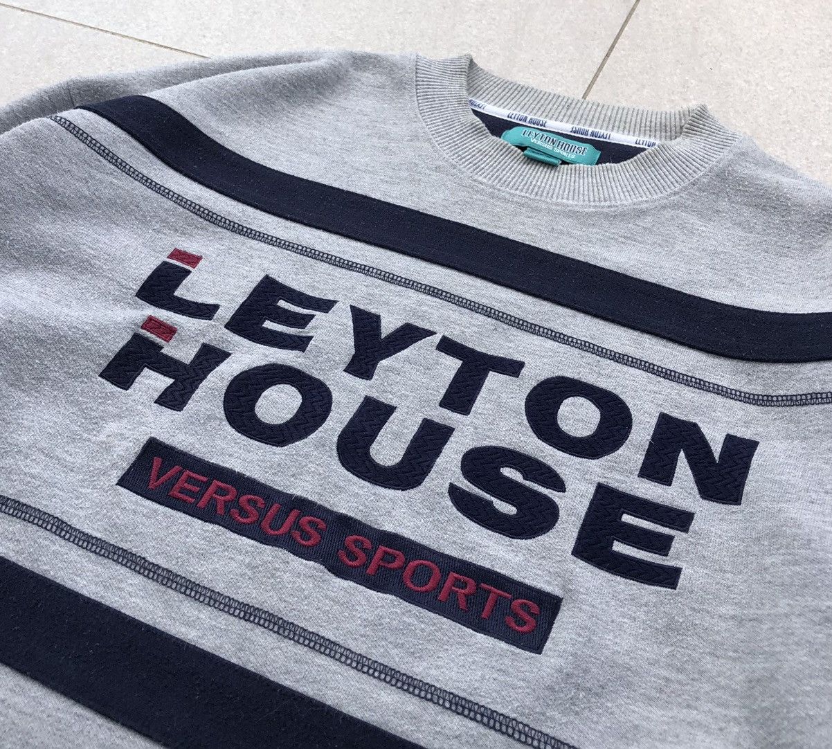 Vintage VTG Leyton House Versus Sports Embroidered Spellout Crewneck Size US L / EU 52-54 / 3 - 4 Thumbnail