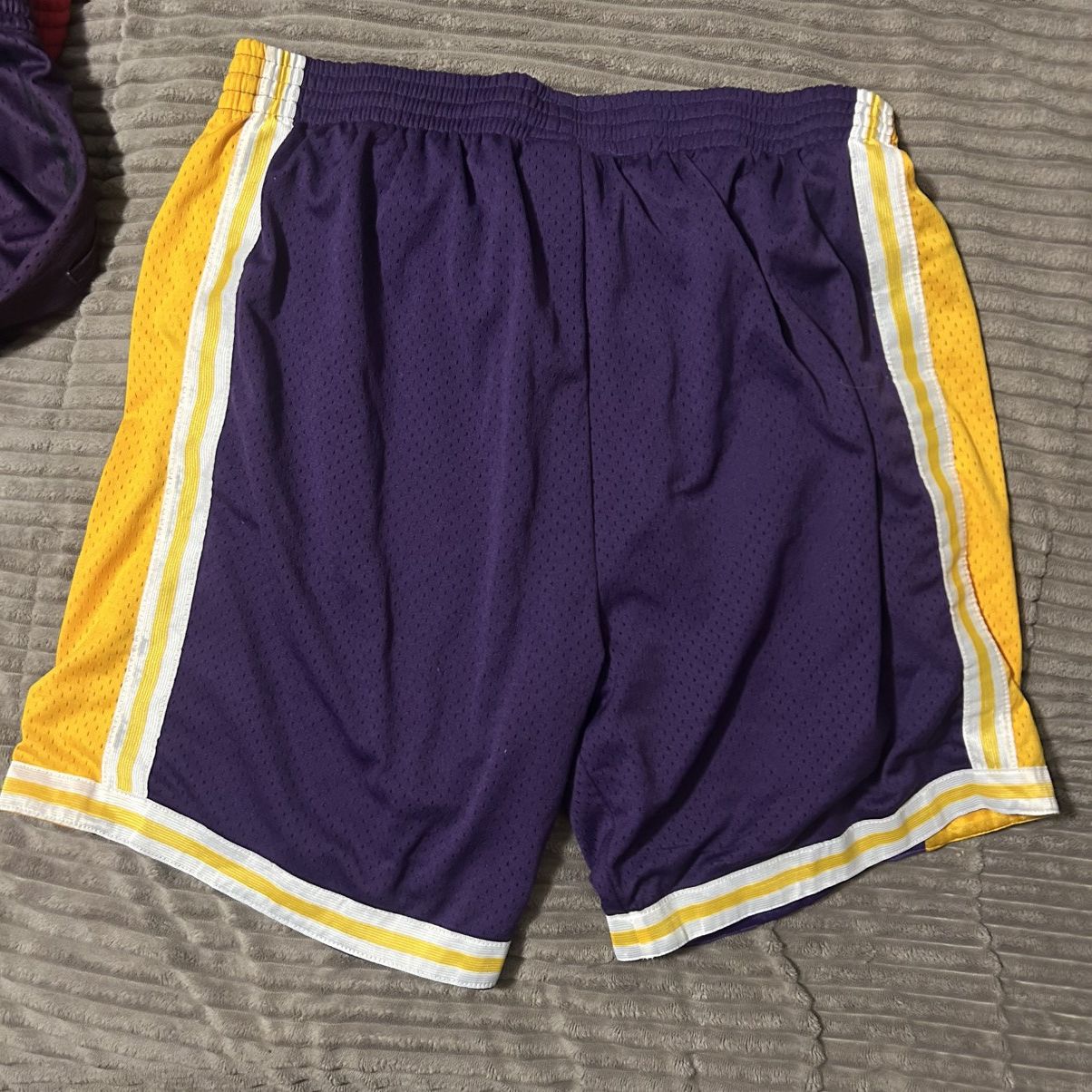 Mitchell & Ness Los Angeles Lakers 1984-85 Mitchell Ness Size US 40 / EU 56 - 2 Thumbnail