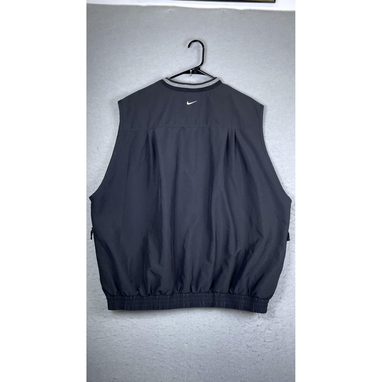 Nike Nike Golf Vest Mens 2XL Black V-Neck Windbreaker Pullover Elastic Hem Outdoor Size US XXL / EU 58 / 5 - 5 Thumbnail