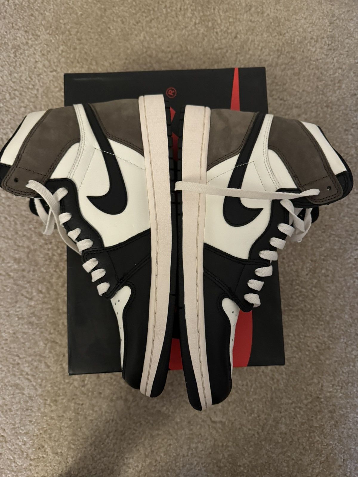 Jordan Brand Jordan 1 Retro High Dark Mocha Size US 10 / EU 43 - 6 Thumbnail