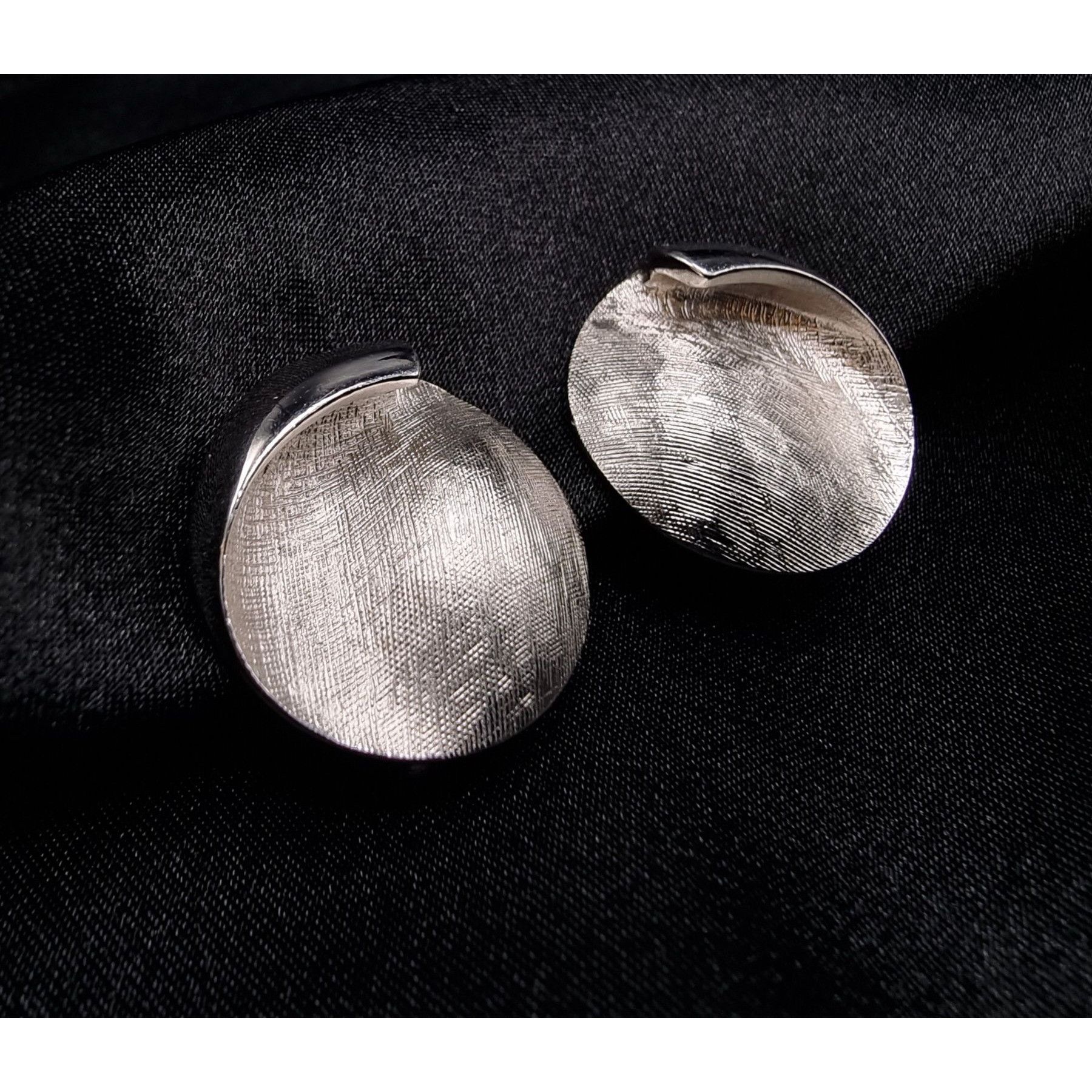 Vintage Vintage Crown Trifari 1960s Brooch & Earrings Set Silver-Ton Size ONE SIZE - 4 Thumbnail