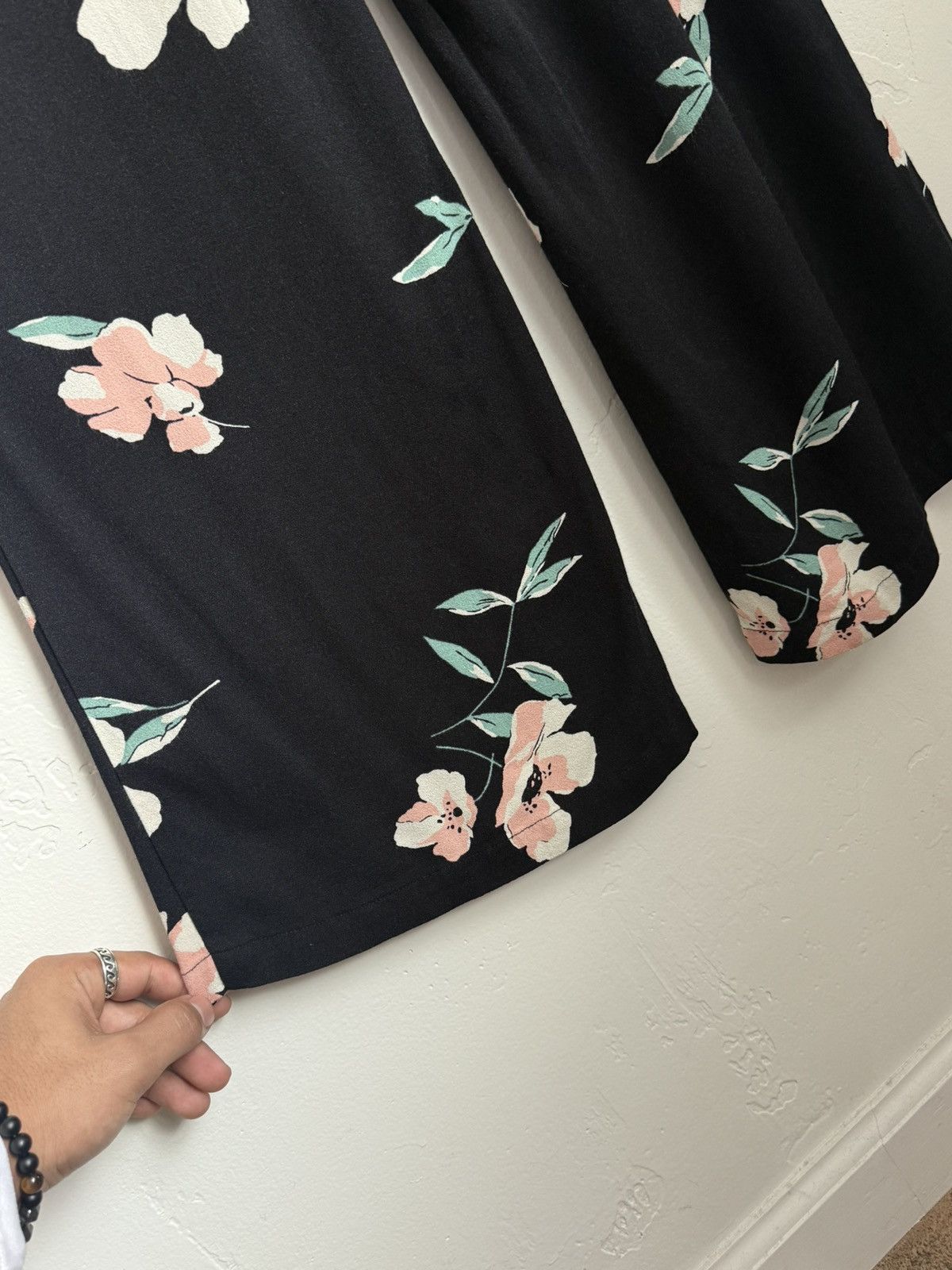 Reformation Reformation black floral wide leg pants High waisted Size 25" / US 0 / IT 36 - 6 Thumbnail