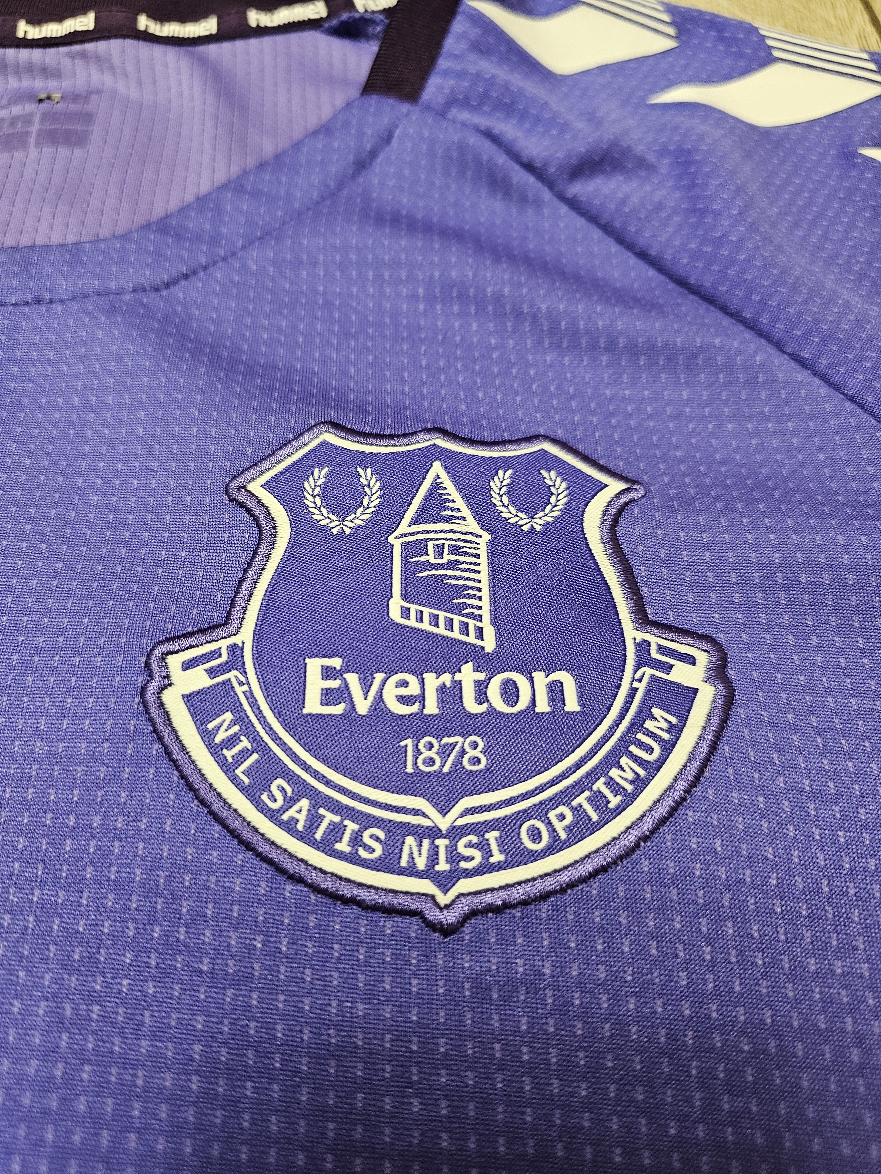 Hummel EVERTON 2022 2023 TRAINING FOOTBALL SHIRT SOCCER JERSEY Size US XL / EU 56 / 4 - 4 Thumbnail
