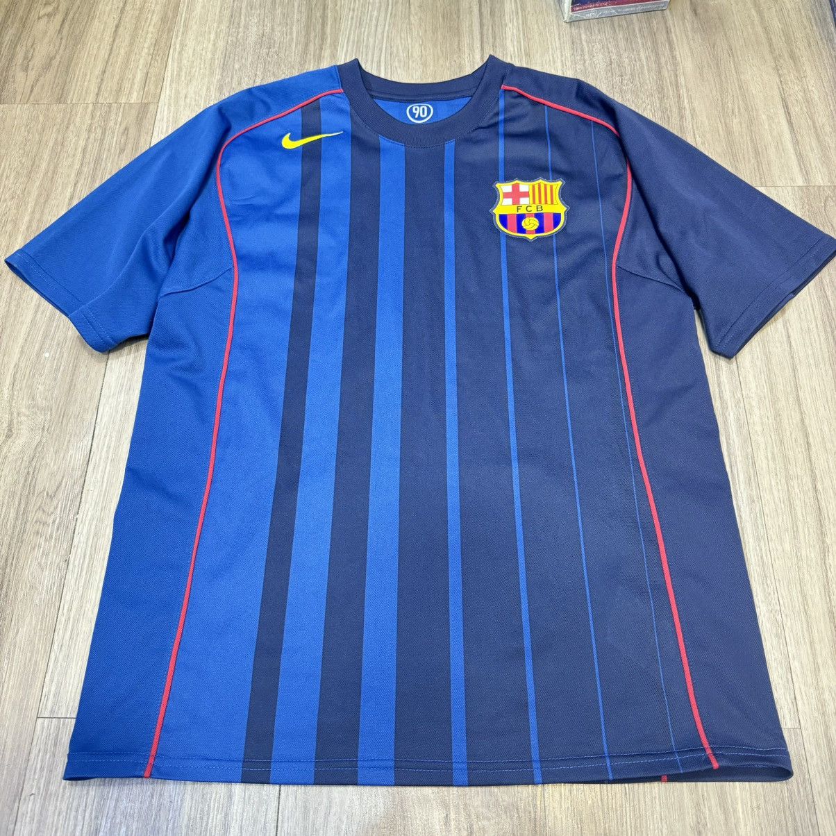 Nike Barcelona 04/05 stadium away shirt #10 Ronaldinho Size US S / EU 44-46 / 1 - 1 Thumbnail