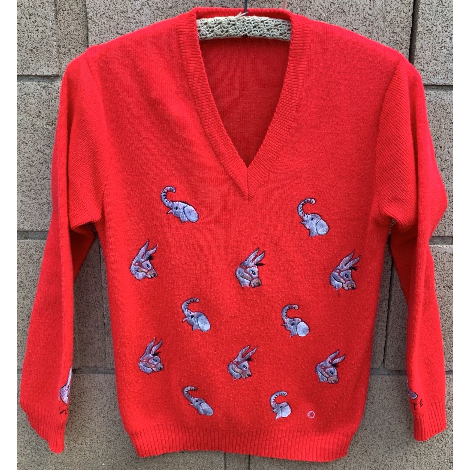 Vintage VINTAGE Donkey Elephant Vote V-Neck Sweater Long Sleeve Red Embroidered Pullover Women S Small Unbranded Knit Popover Size S / US 4 / IT 40 - 6 Thumbnail